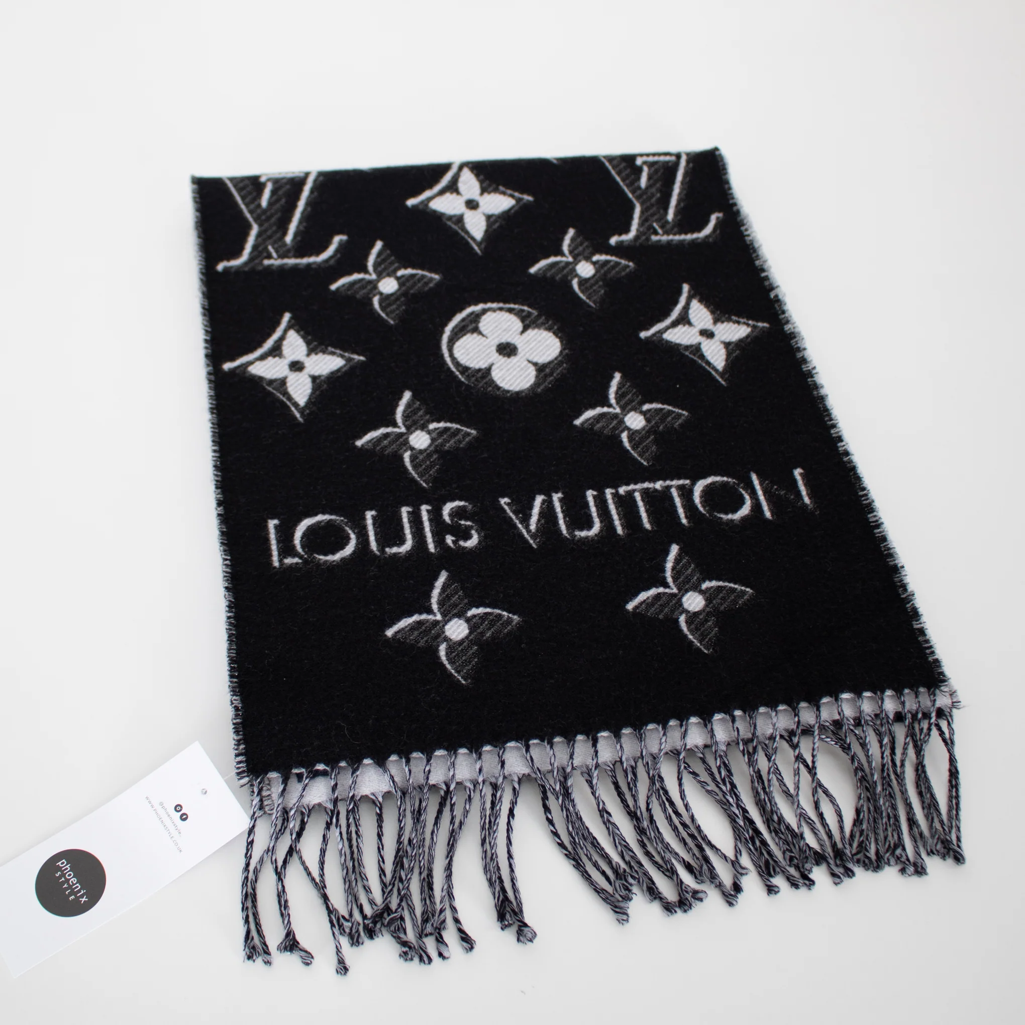 Louis Vuitton Black Essential Shine Scarf - Image 7