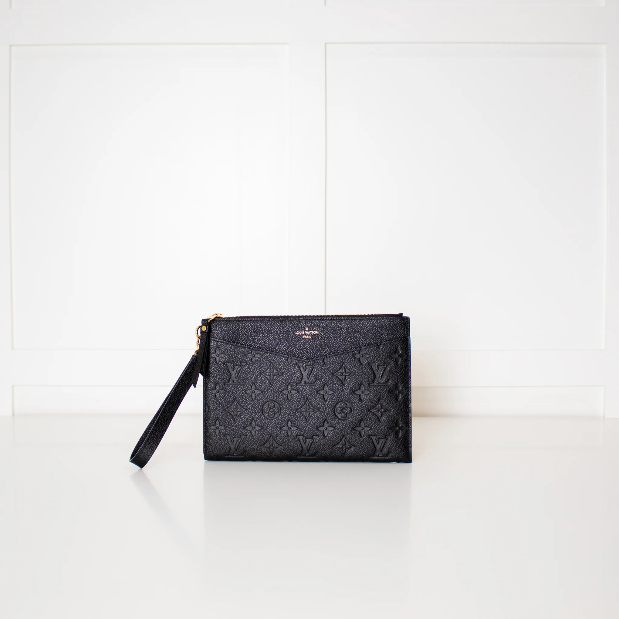 Louis Vuitton Black Melanie MM Pochette