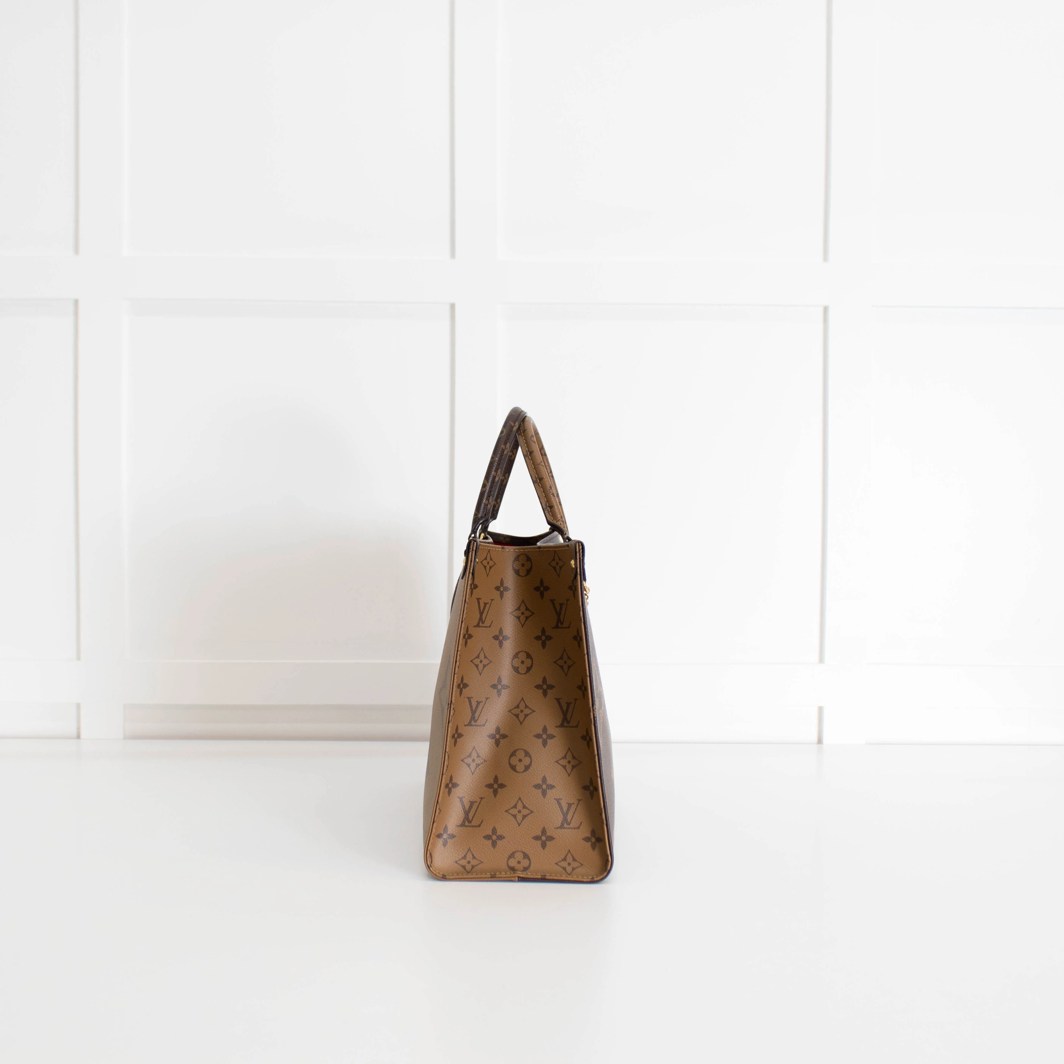 Louis Vuitton Brown Monogram OnTheGo MM Bag With Bag Charm - Image 9