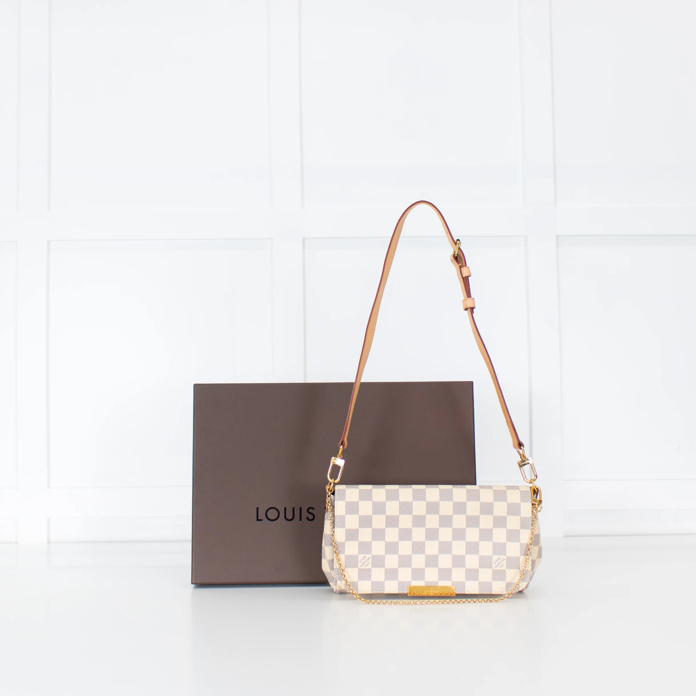 Louis Vuitton Cream Favourite Shoulder Bag - Image 2