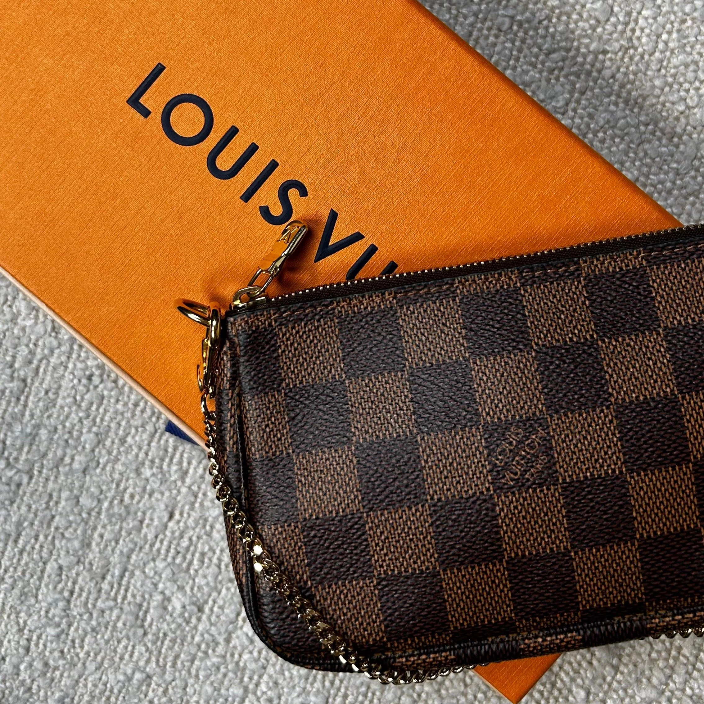 Louis Vuitton Damier Ebene Mini Pochette - Image 2
