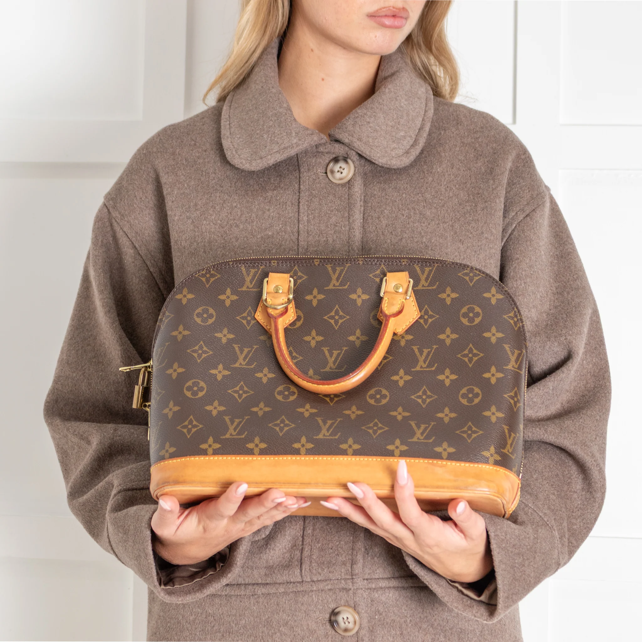 Louis Vuitton Monogram Alma PM - Image 2