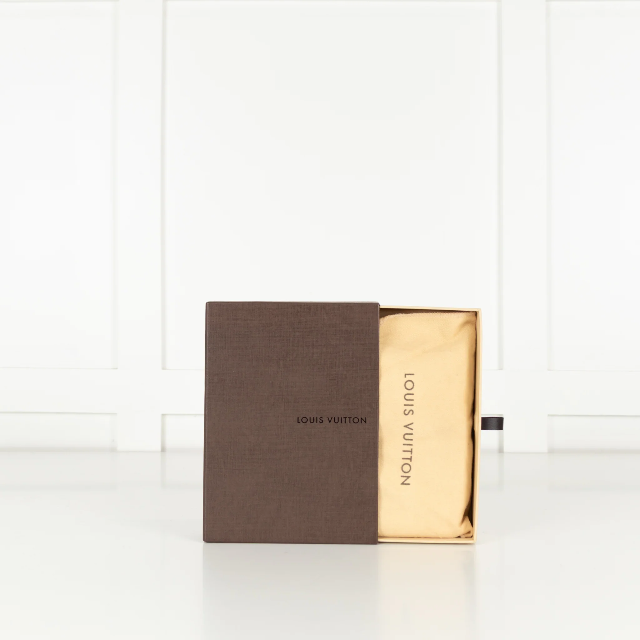 Louis Vuitton Monogram Small Agenda - Image 17