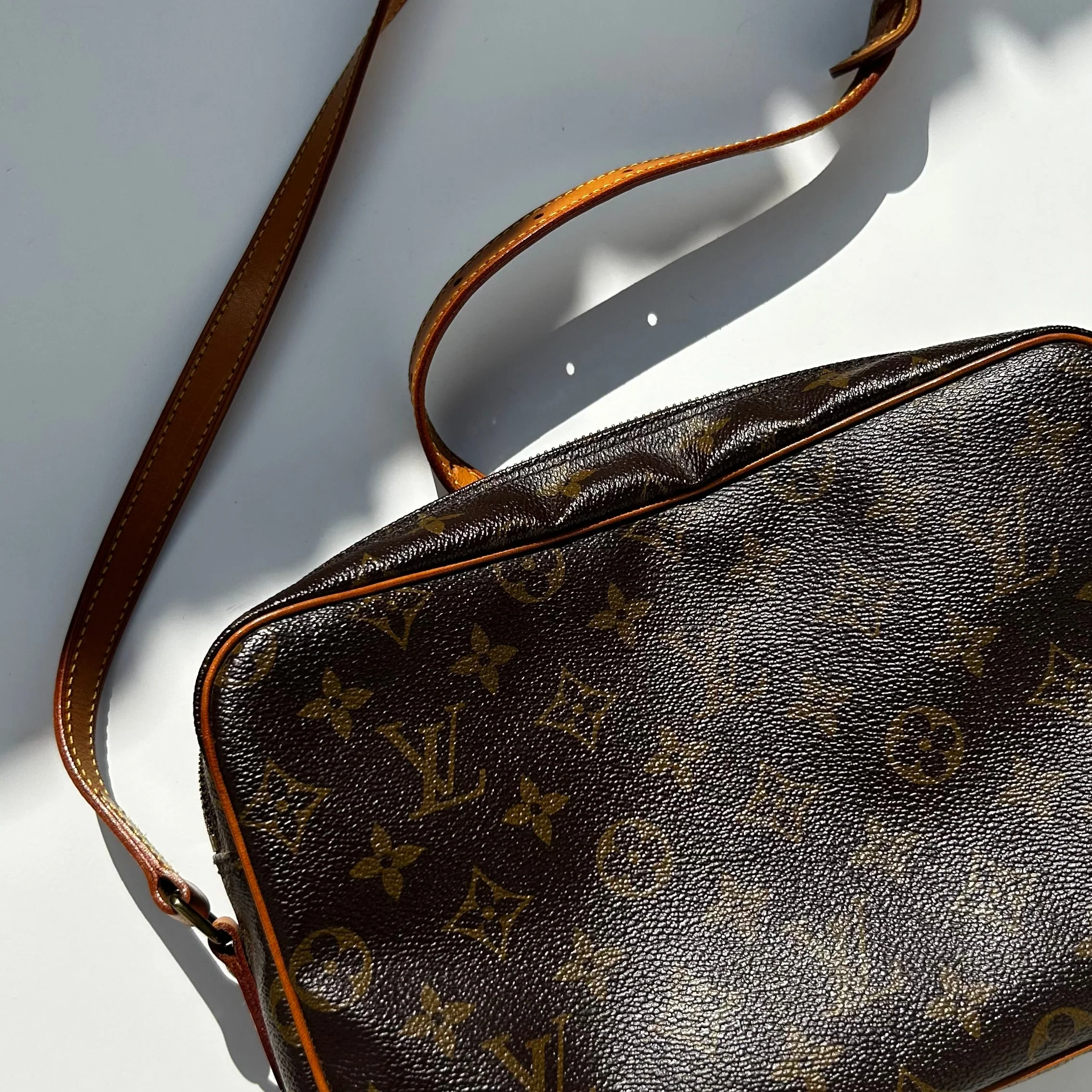 Louis Vuitton Monogram Trocadero Crossbody - Image 2