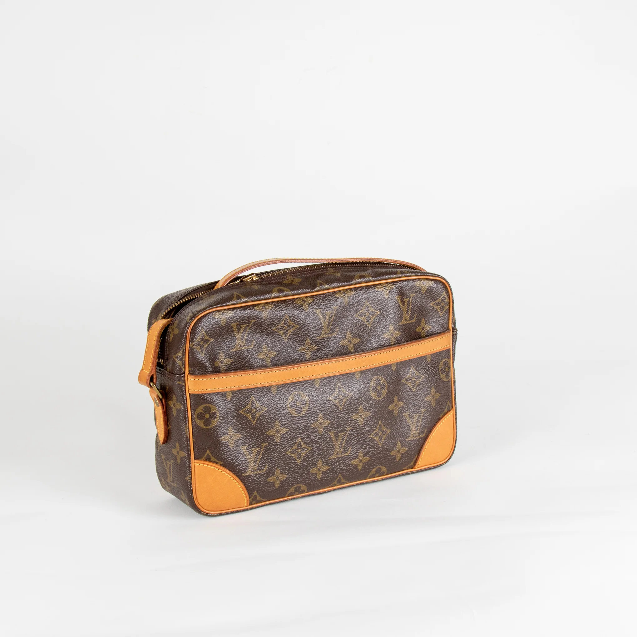 Louis Vuitton Monogram Trocadero Crossbody - Image 4