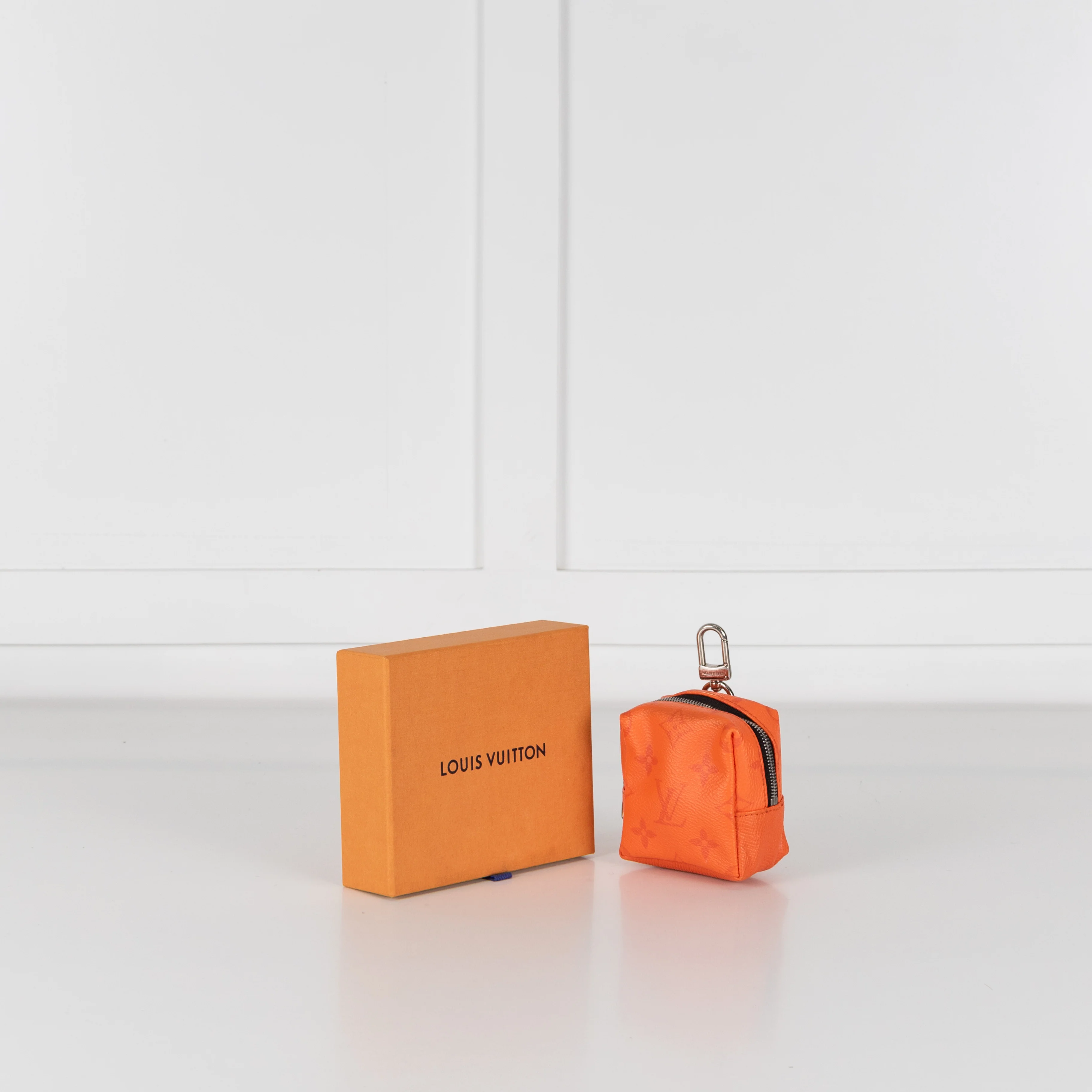 Louis Vuitton Taigarama Porte Cles Pouch - Image 2