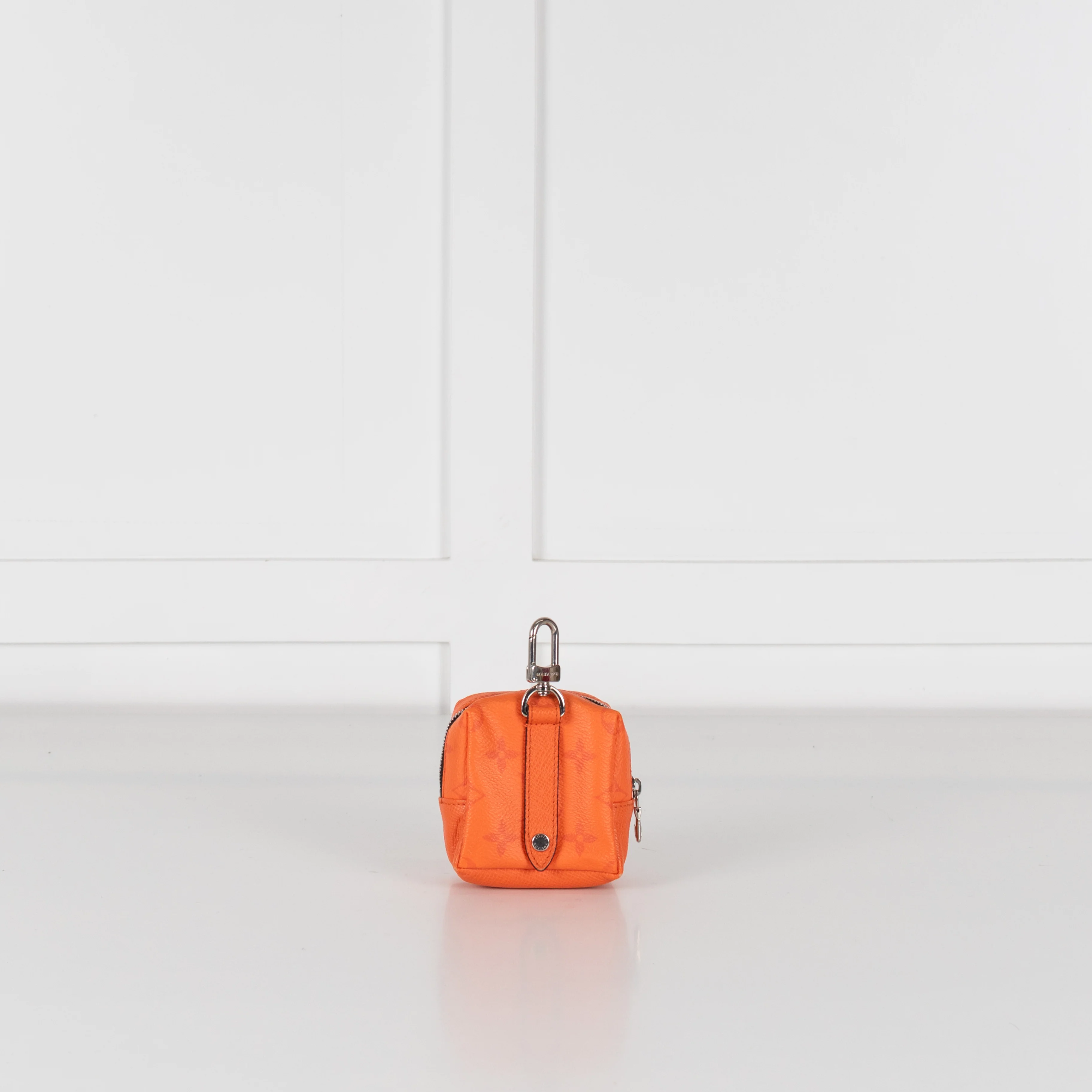 Louis Vuitton Taigarama Porte Cles Pouch - Image 4