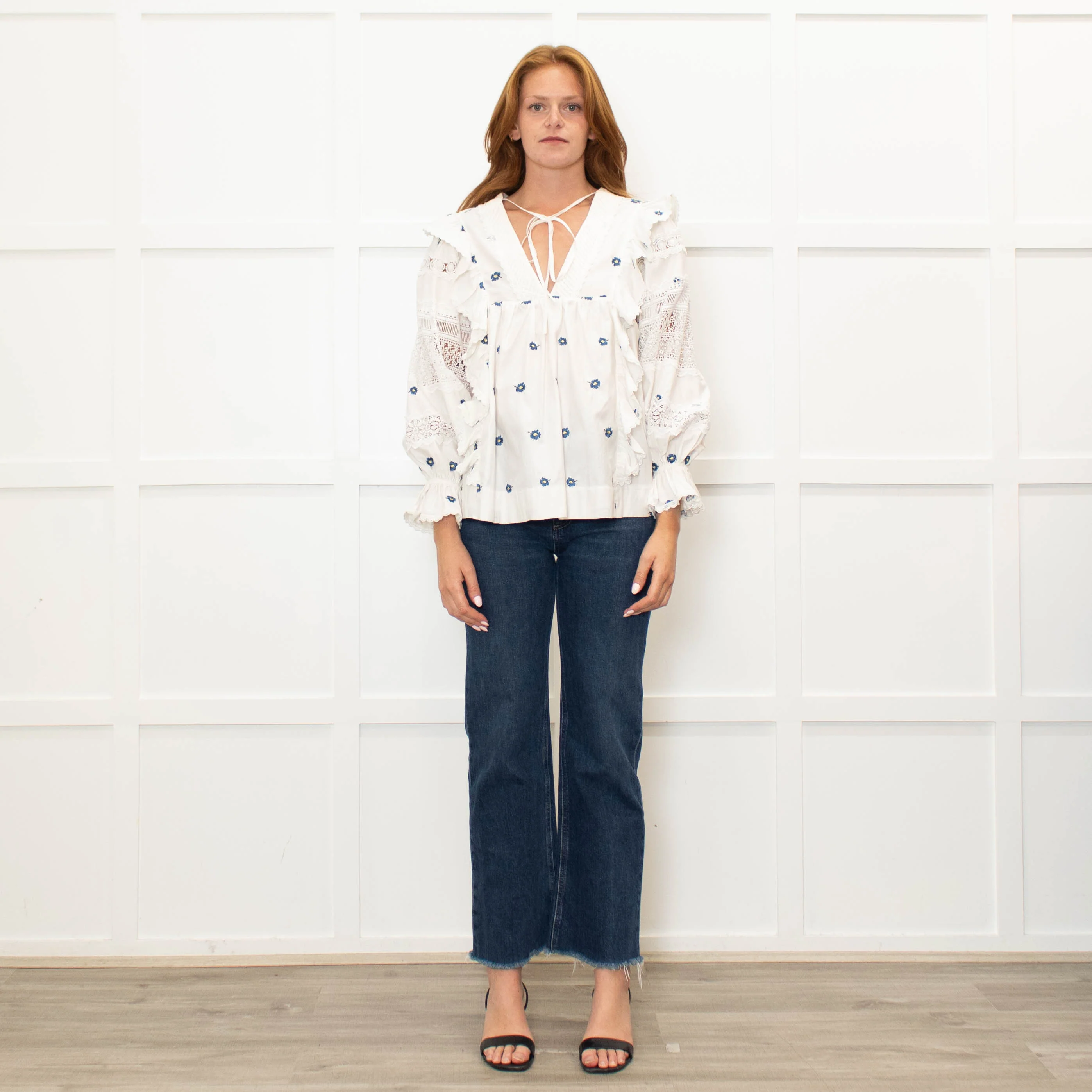 Lug Von Siga Cream Blue Flower Embroidered Lace Detailed Sleeved Top