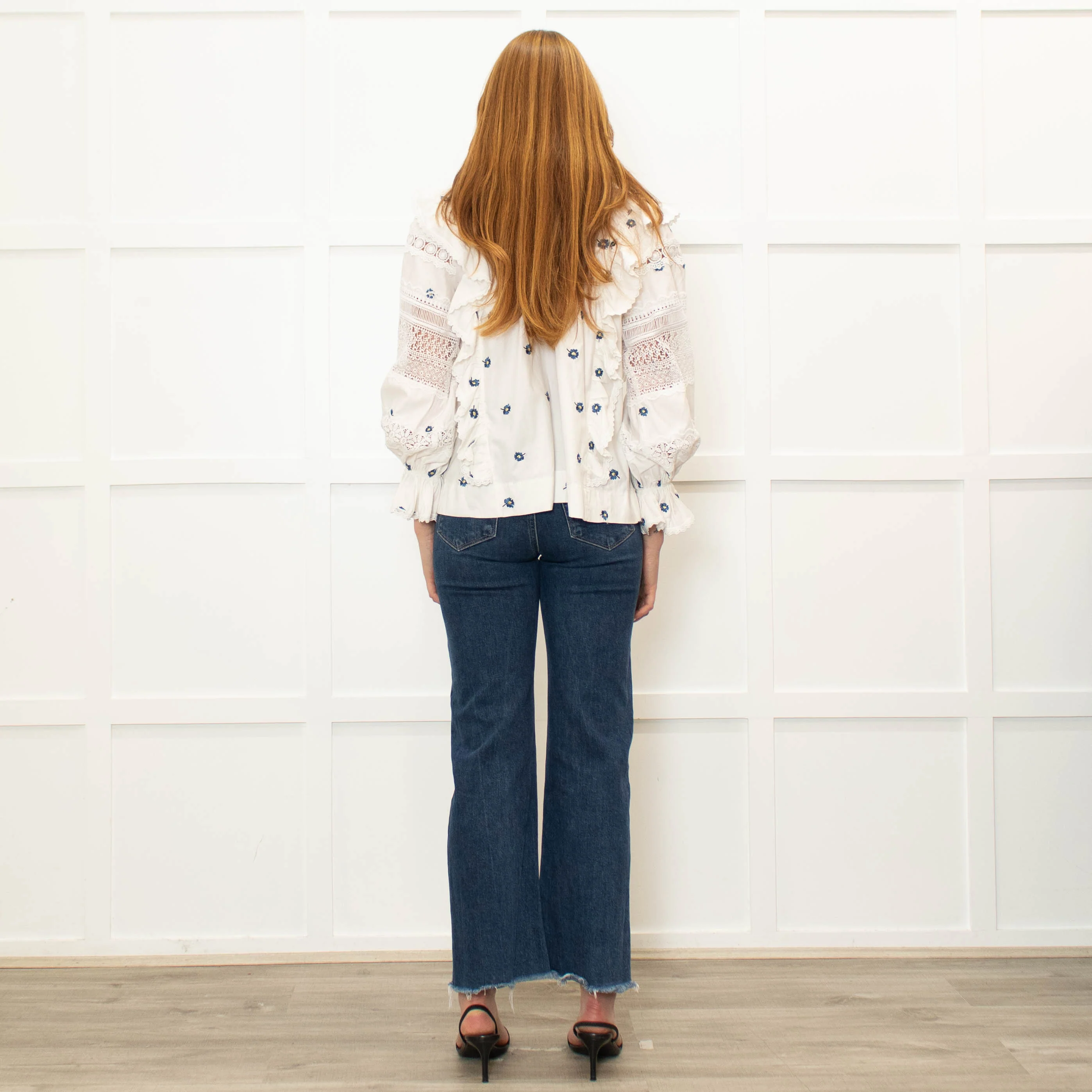 Lug Von Siga Cream Blue Flower Embroidered Lace Detailed Sleeved Top - Image 5
