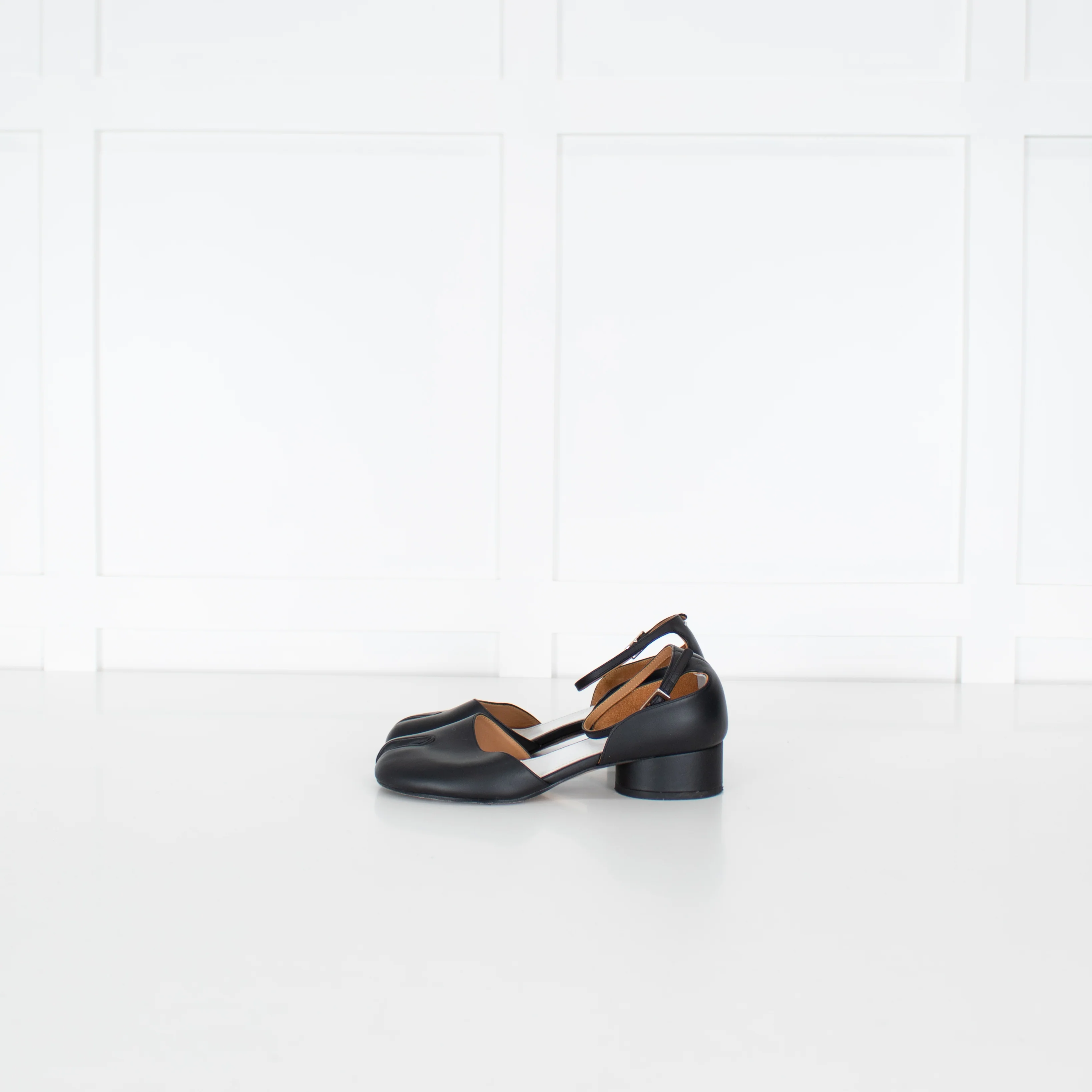 Maison Margiela Black Tabi Decolette Mary Janes - Image 4