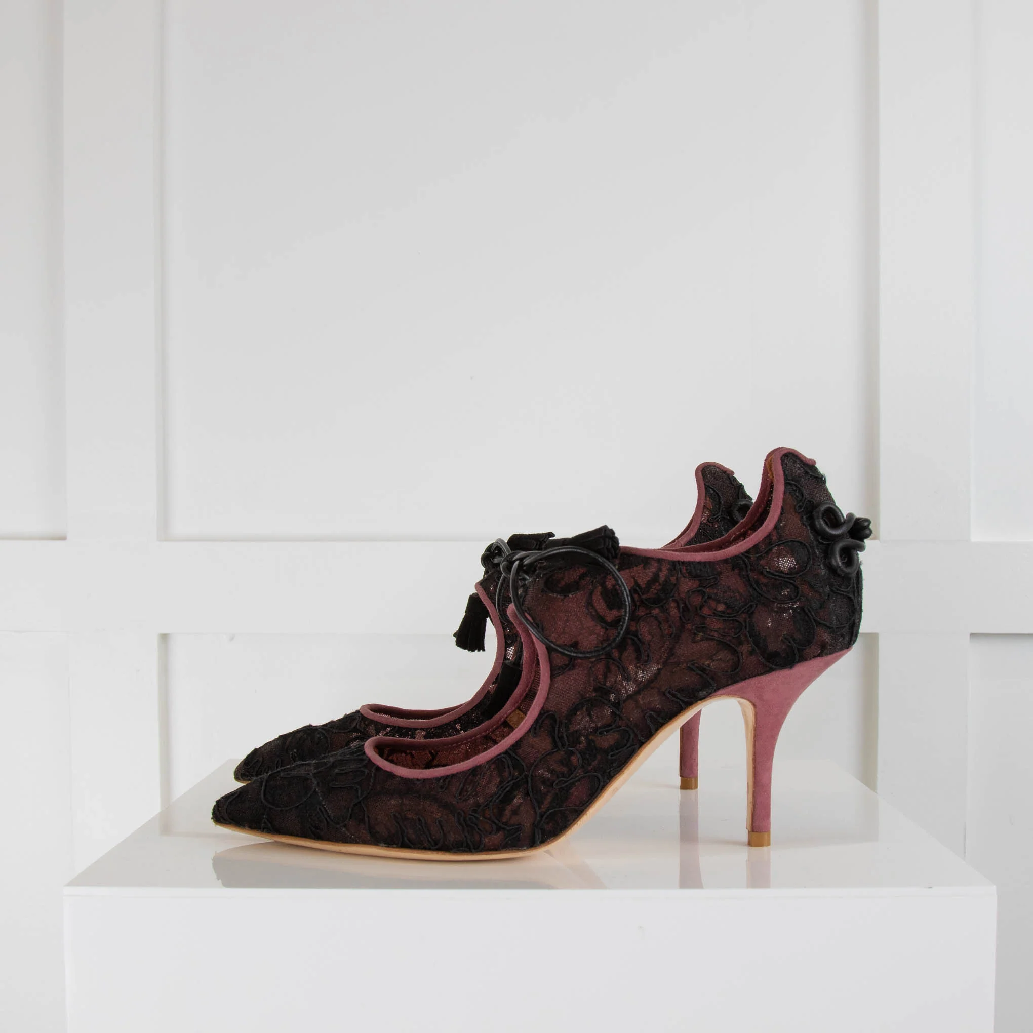 Malone Souliers Black Lace Pink Suede Trim Heeled Shoes - Image 3