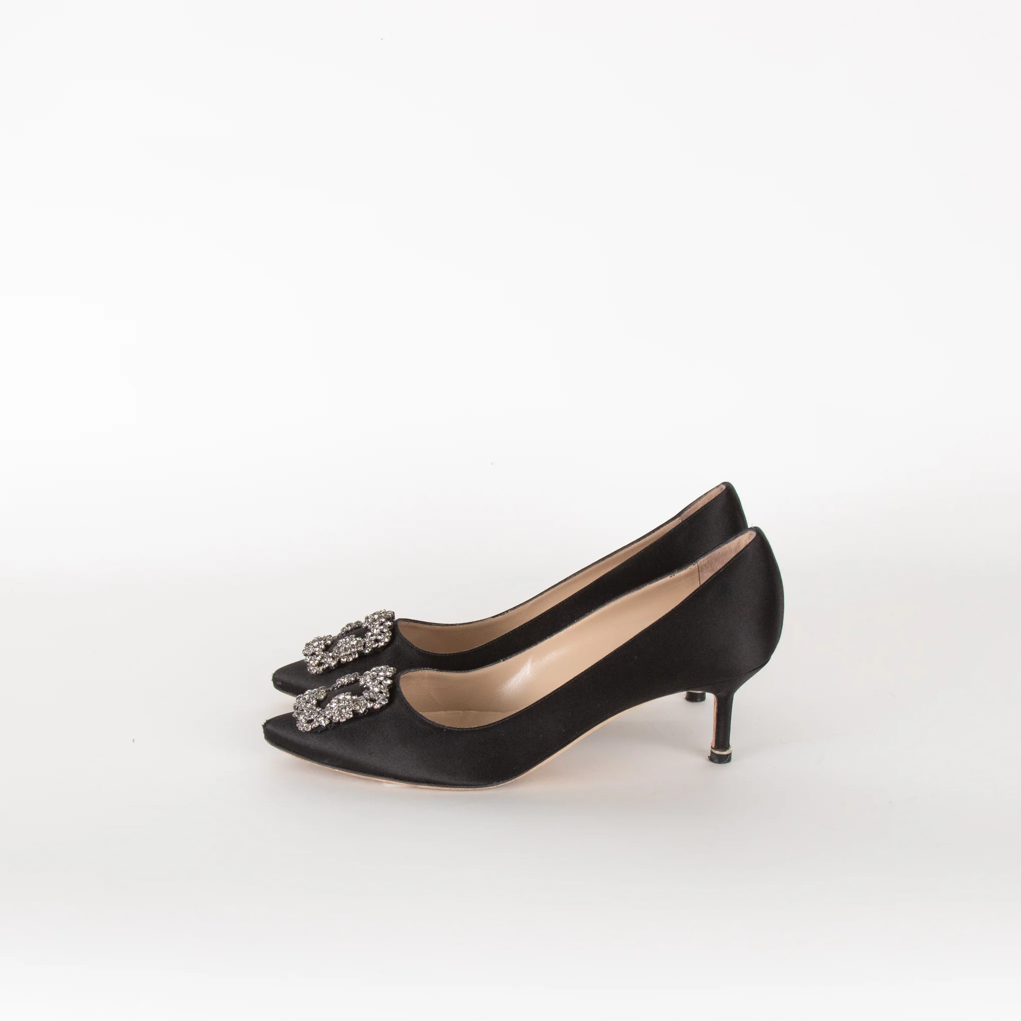 Manolo Blahnik Black Satin Hangisi 50 Kitten Heels - Image 6