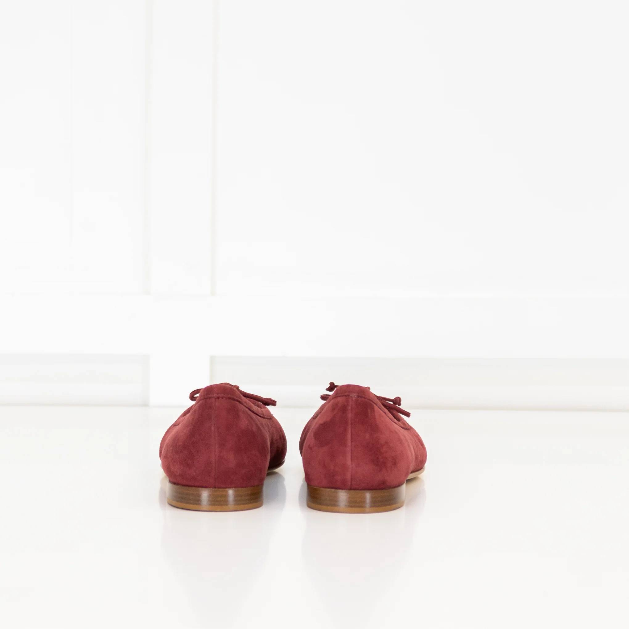Manolo Blahnik Burgundy Suede Veralli Bow Detail Ballet Flat - Image 4