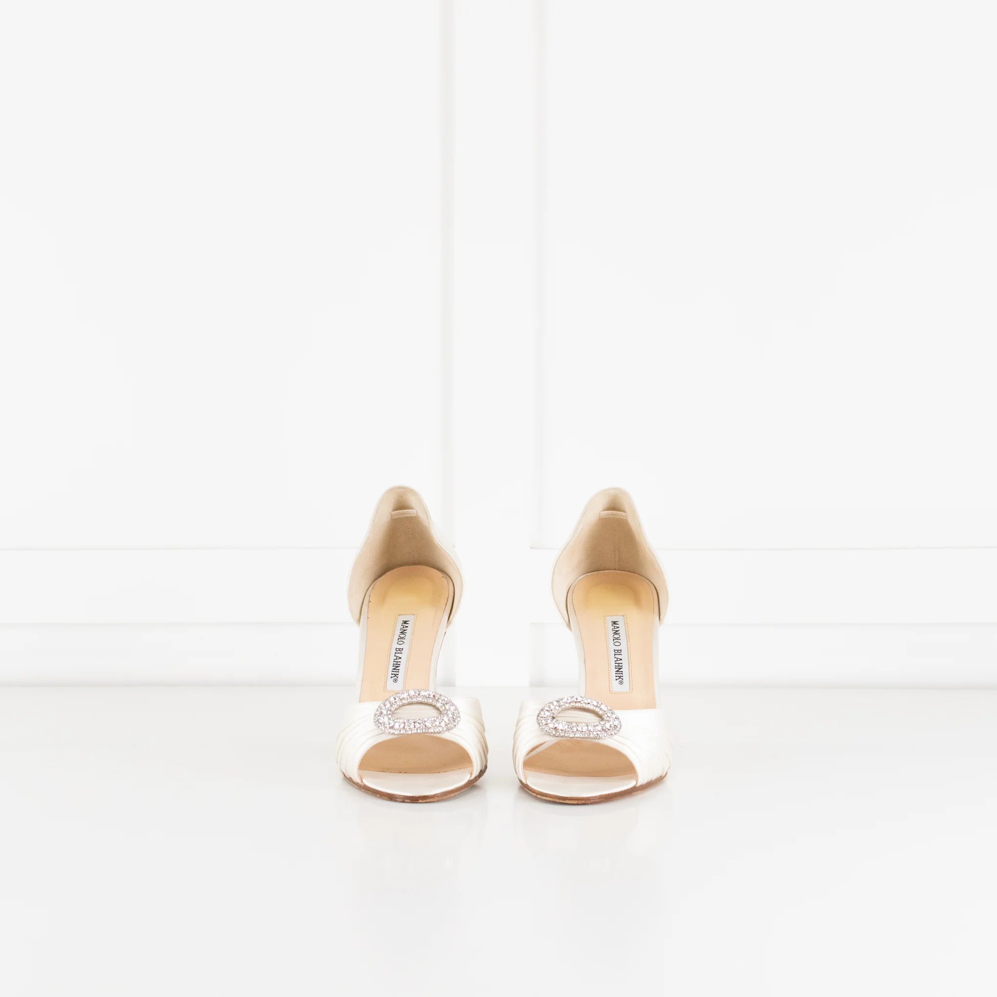 Manolo Blahnik Cream Satin Crystal Embellished Heeled Shoes - Image 3