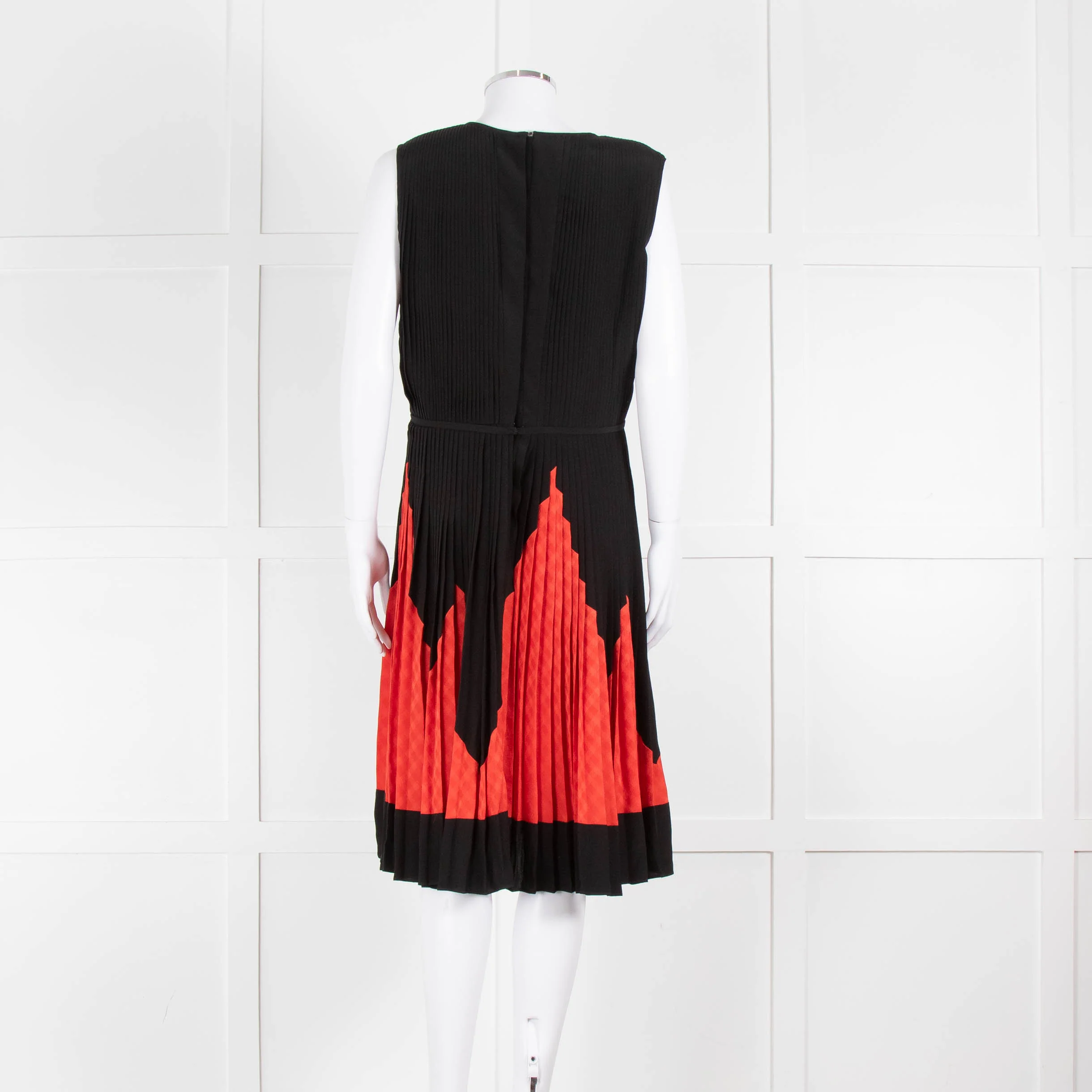 Martin Grant Black & Red Silk Micro Pleated Sleeveless Dress - Image 5