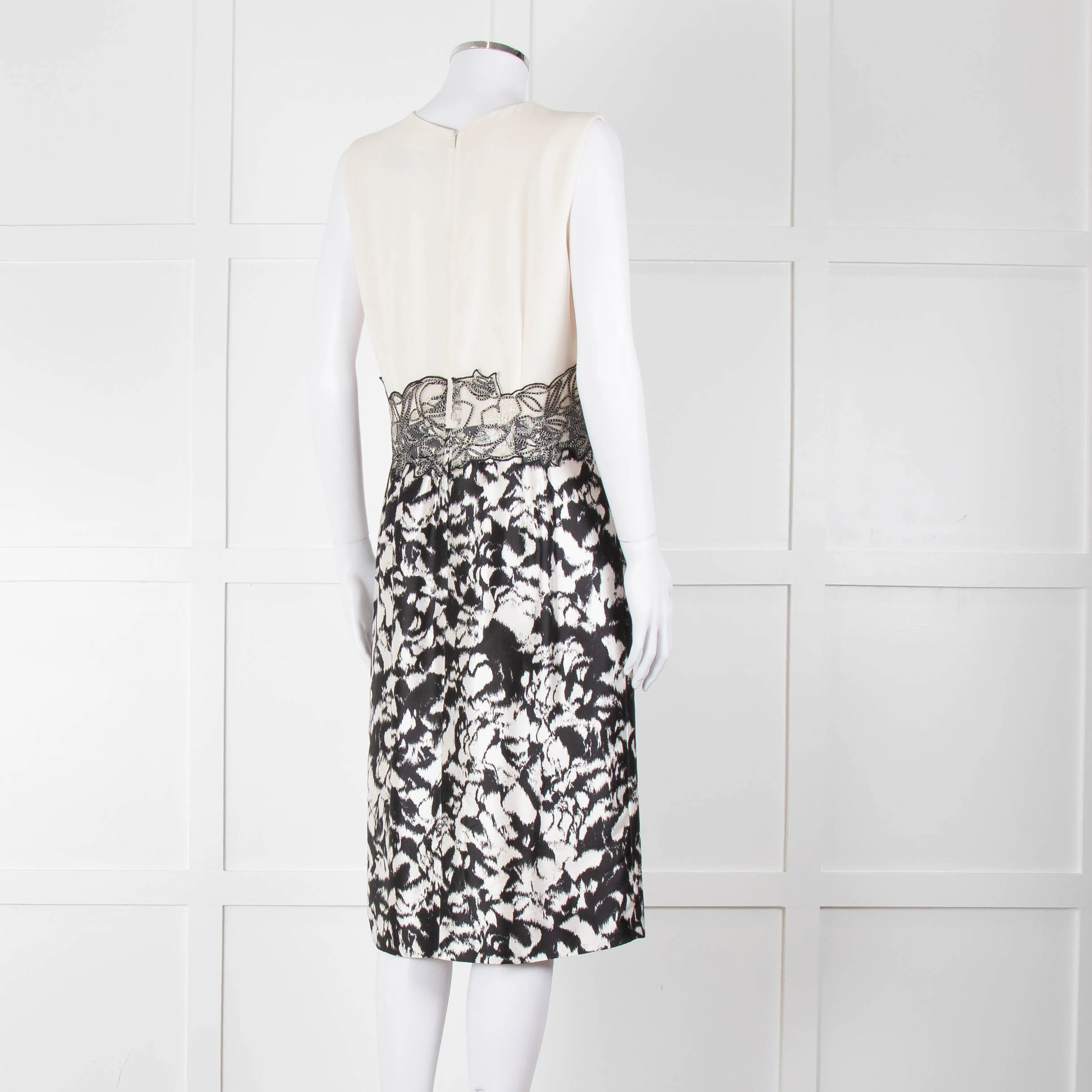 Max Mara Cream Black Floral Bottom Sleeveless Dress - Image 4