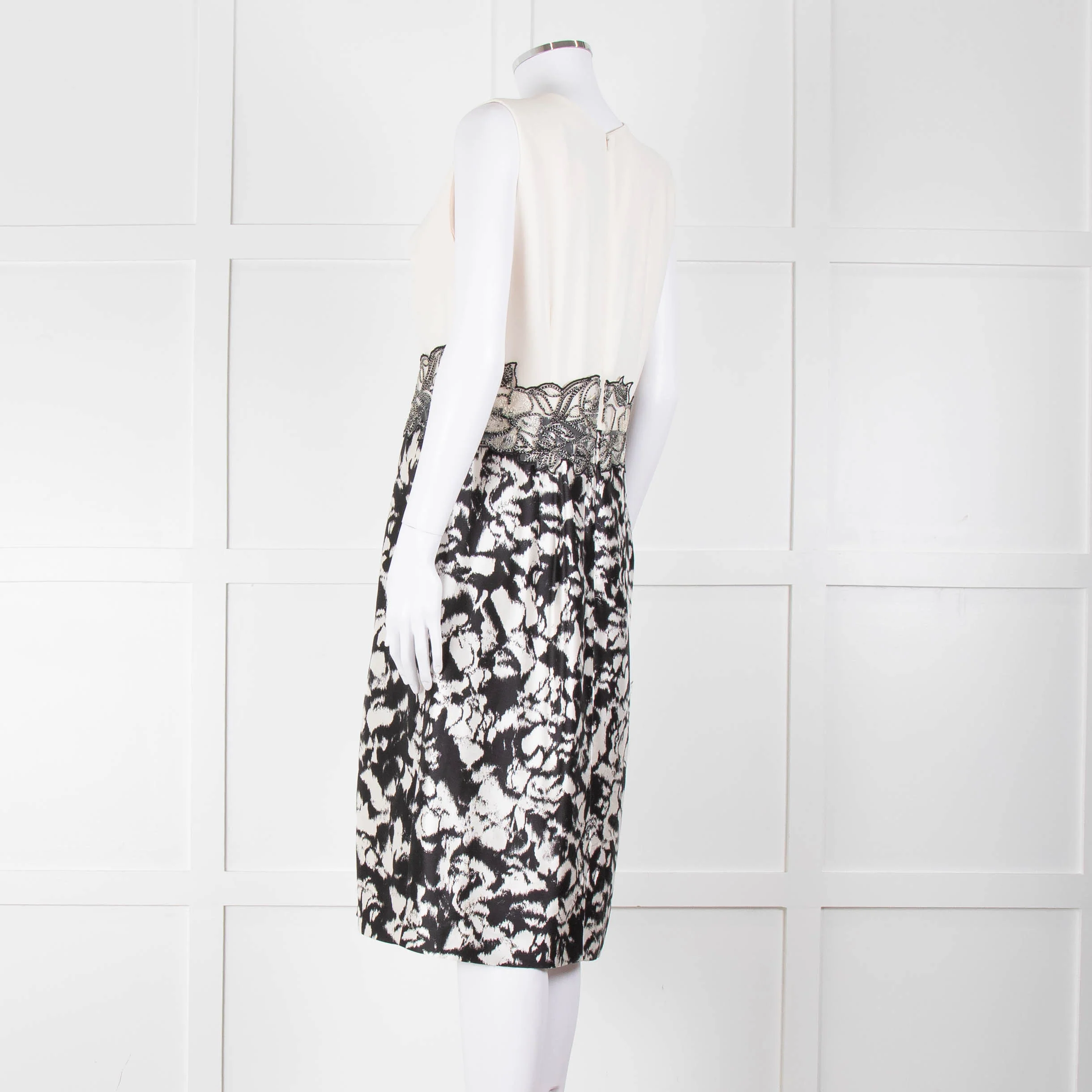 Max Mara Cream Black Floral Bottom Sleeveless Dress - Image 6