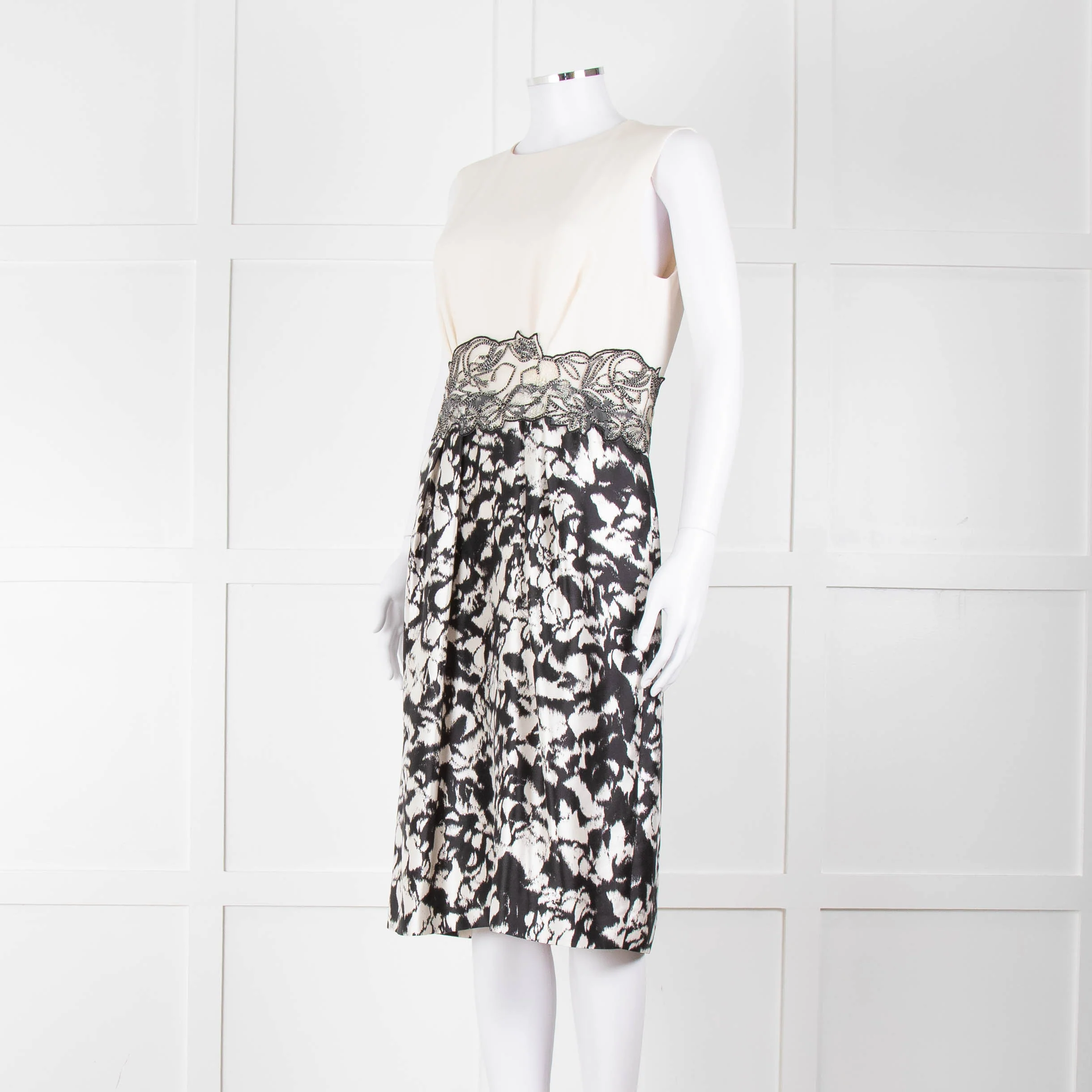 Max Mara Cream Black Floral Bottom Sleeveless Dress - Image 8