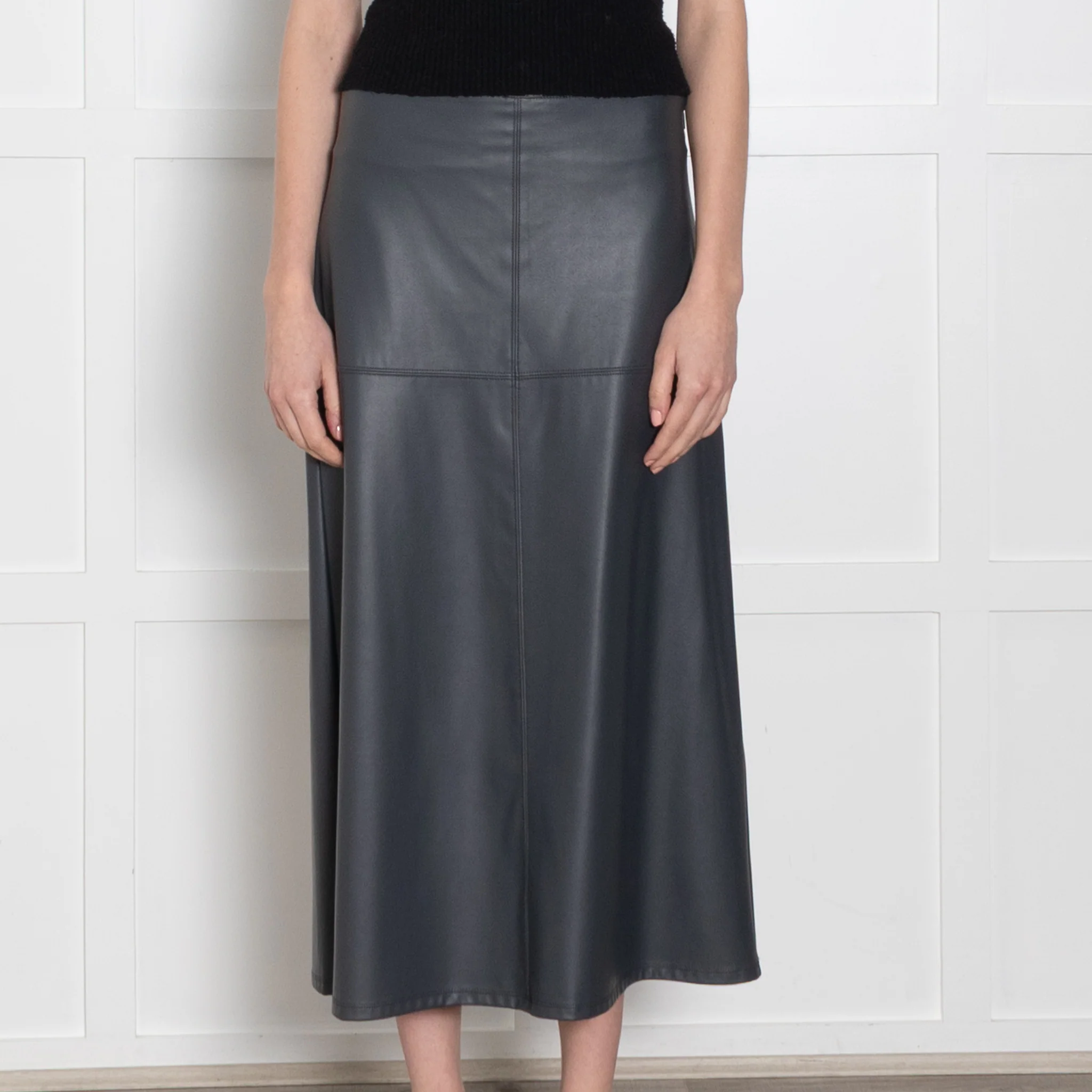 Max Mara Leisure Grey Faux Leather A Line skirt - Image 2