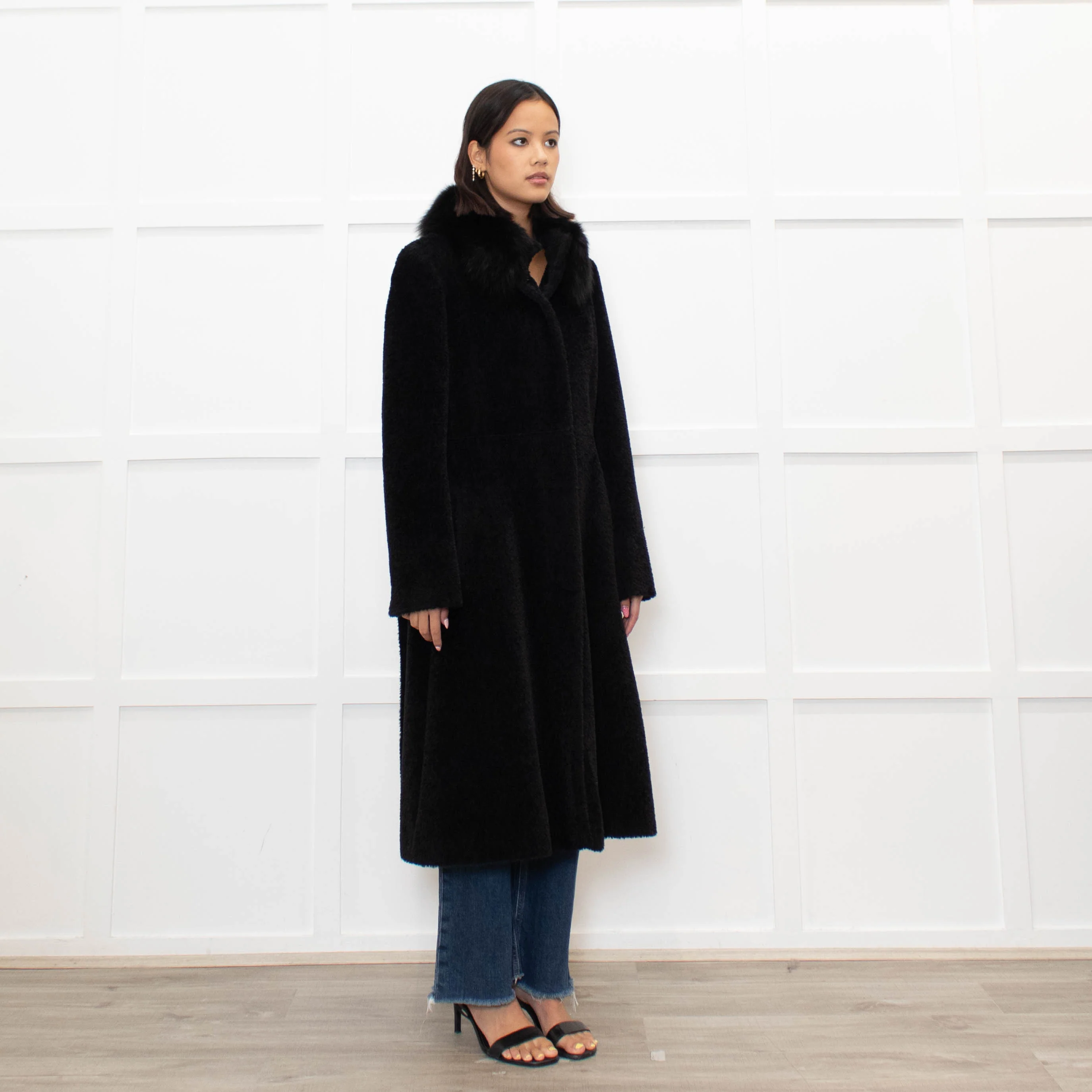 Max Mara Studio Black Alpaca Coat with Fox Fur Collar - Image 3
