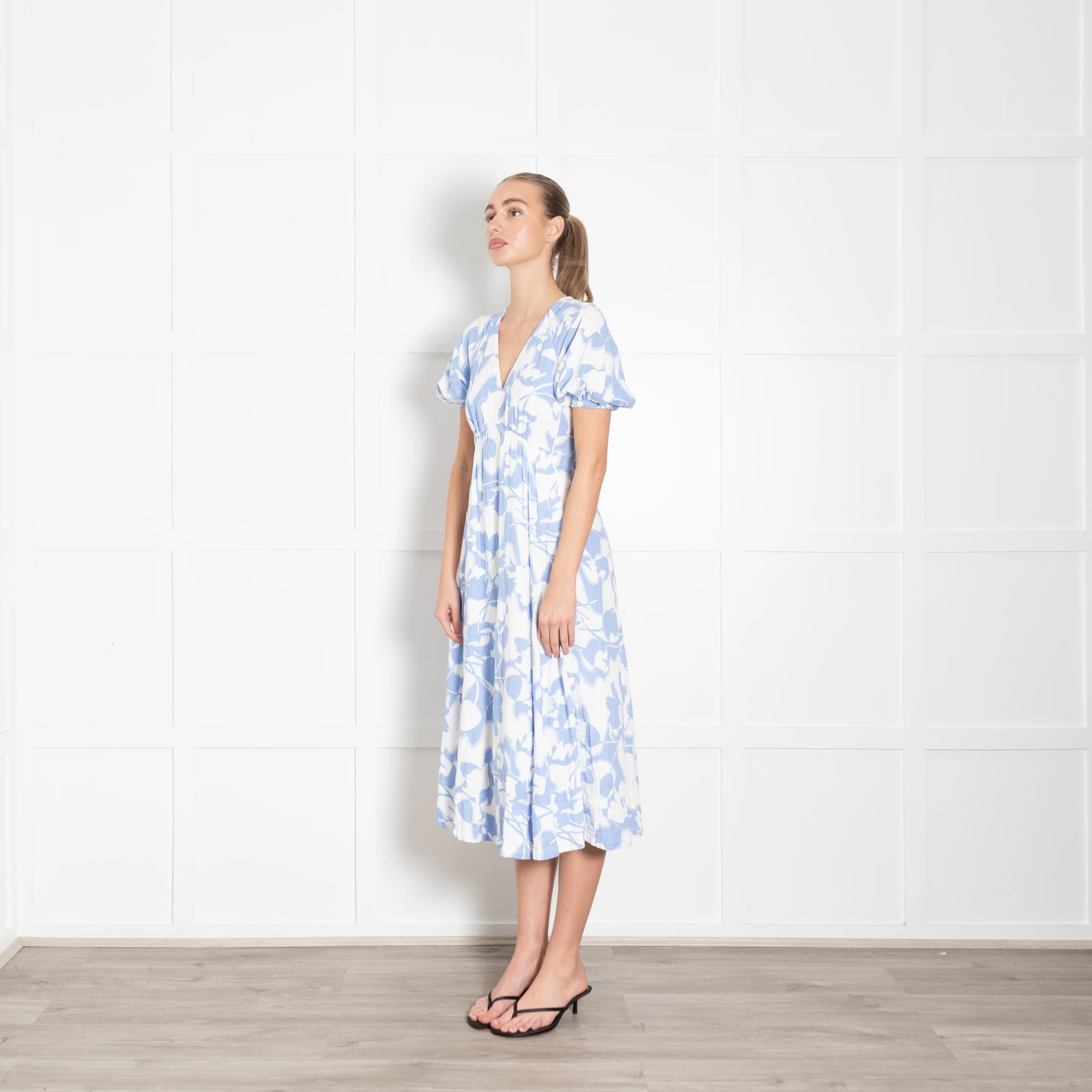 Me + Em Blue and White Floral Cheesecloth Midi Dress - Image 3