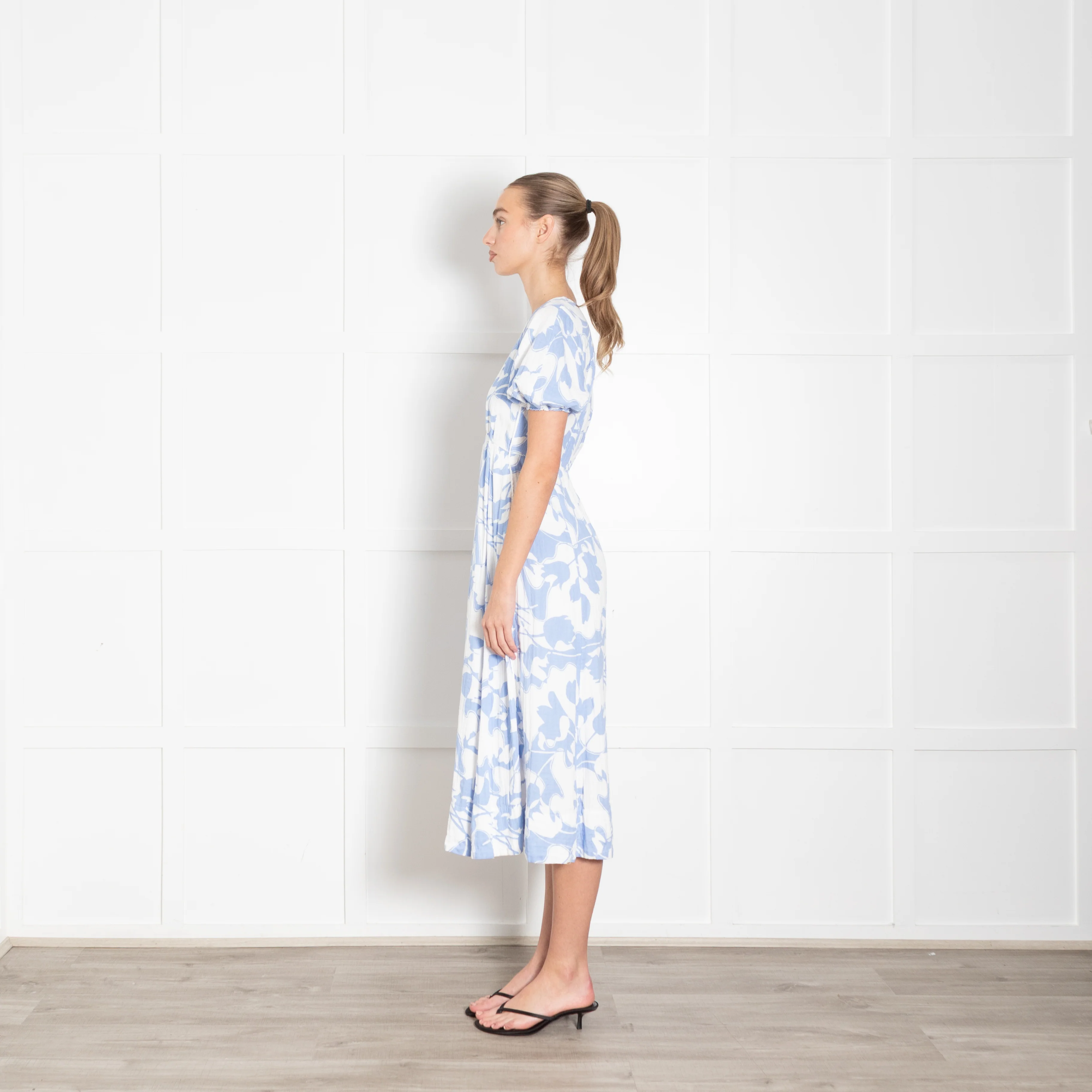 Me + Em Blue and White Floral Cheesecloth Midi Dress - Image 4