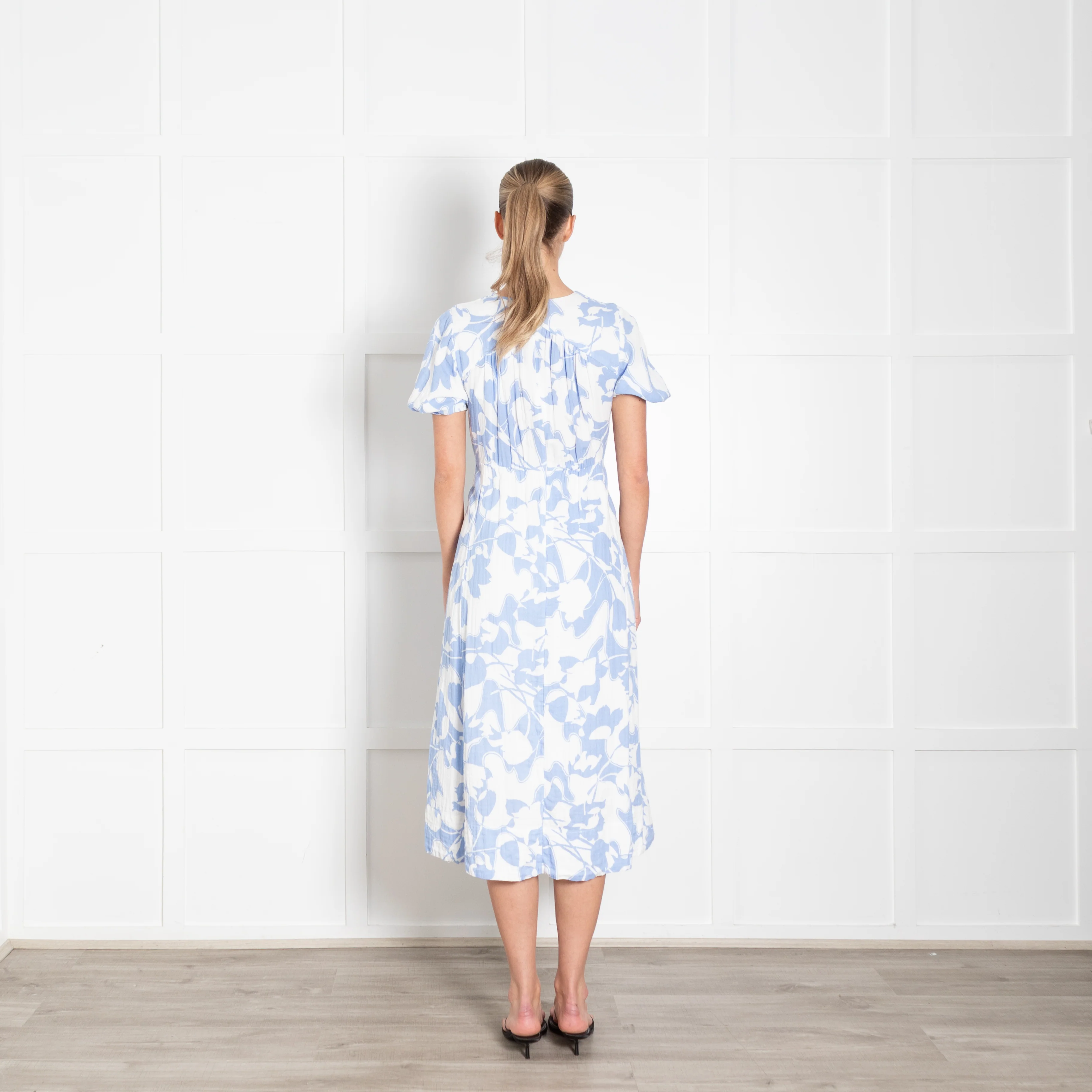 Me + Em Blue and White Floral Cheesecloth Midi Dress - Image 5
