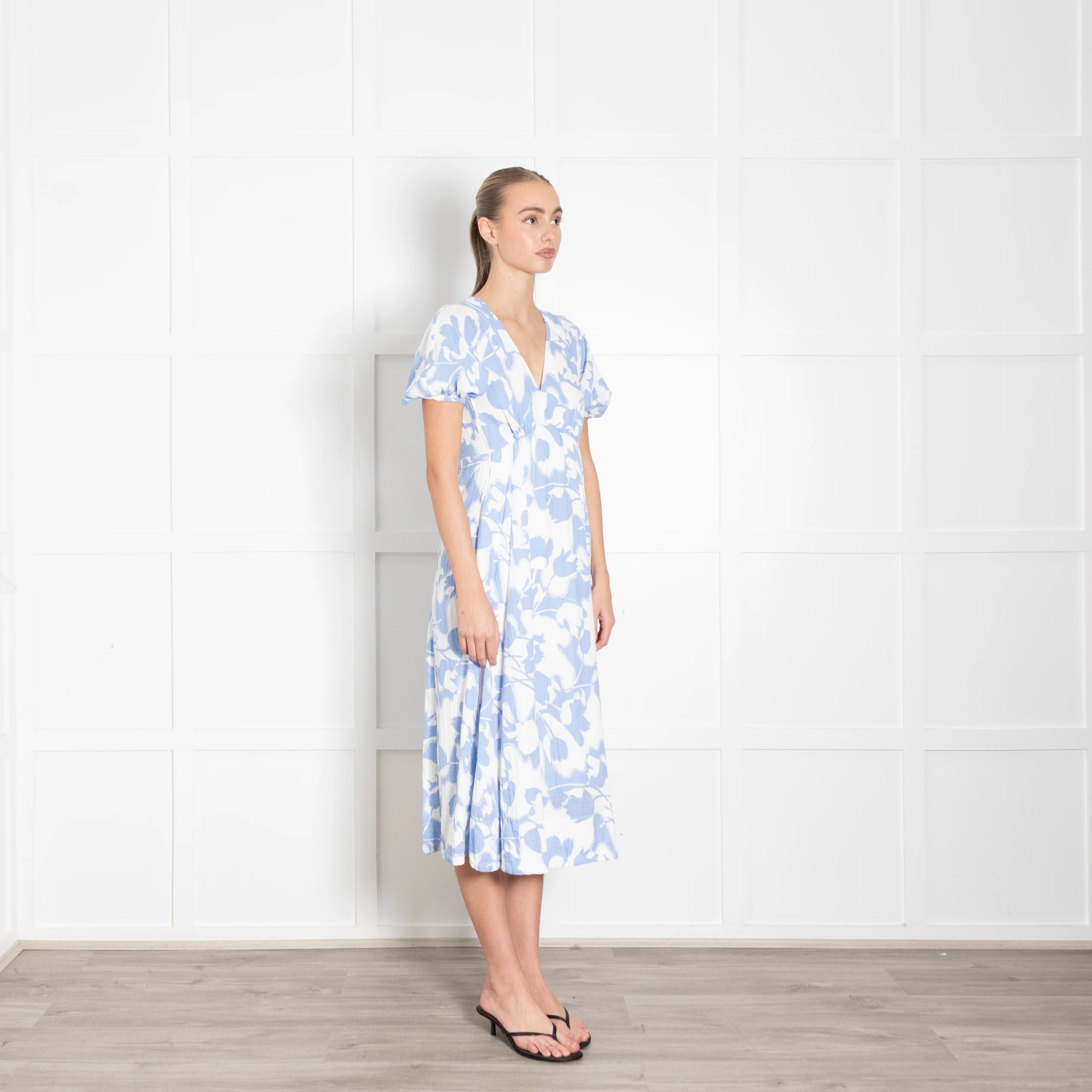 Me + Em Blue and White Floral Cheesecloth Midi Dress - Image 7