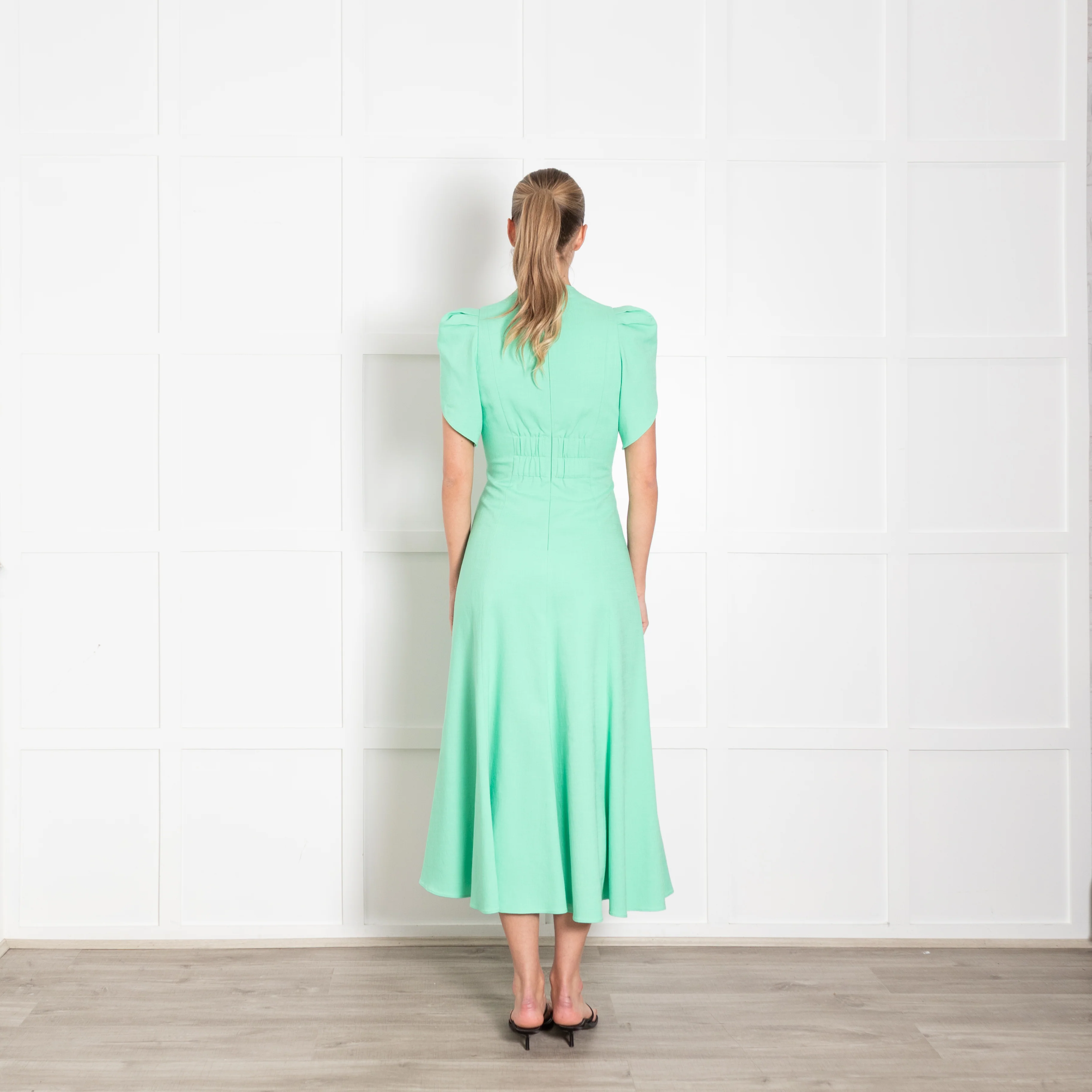 Me + Em Green Gathered Waist Midi Dress with Cap Sleeves - Image 5