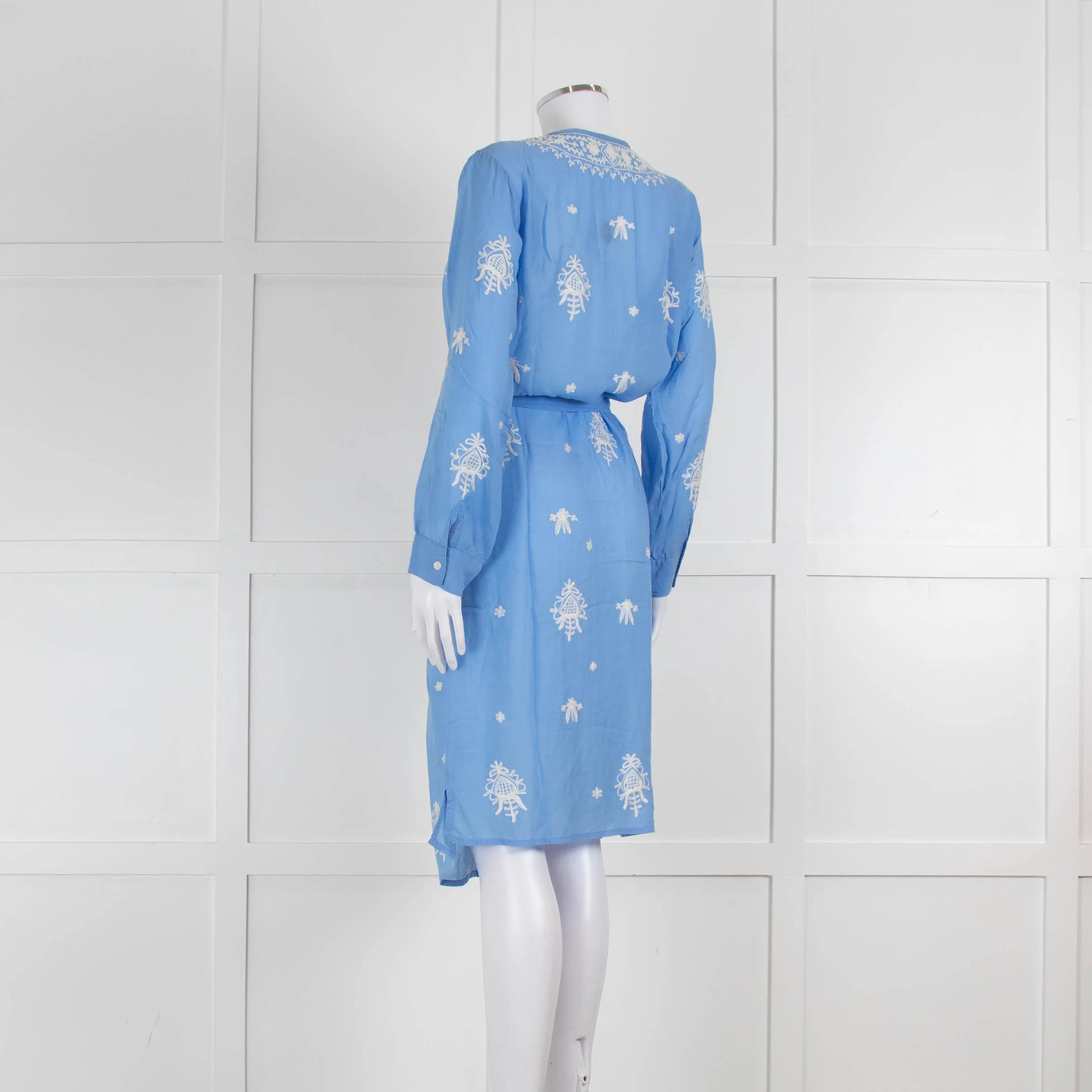 Melissa Odabash Blue Soft Collarless Shirt Dress with White Embroidery - Image 6