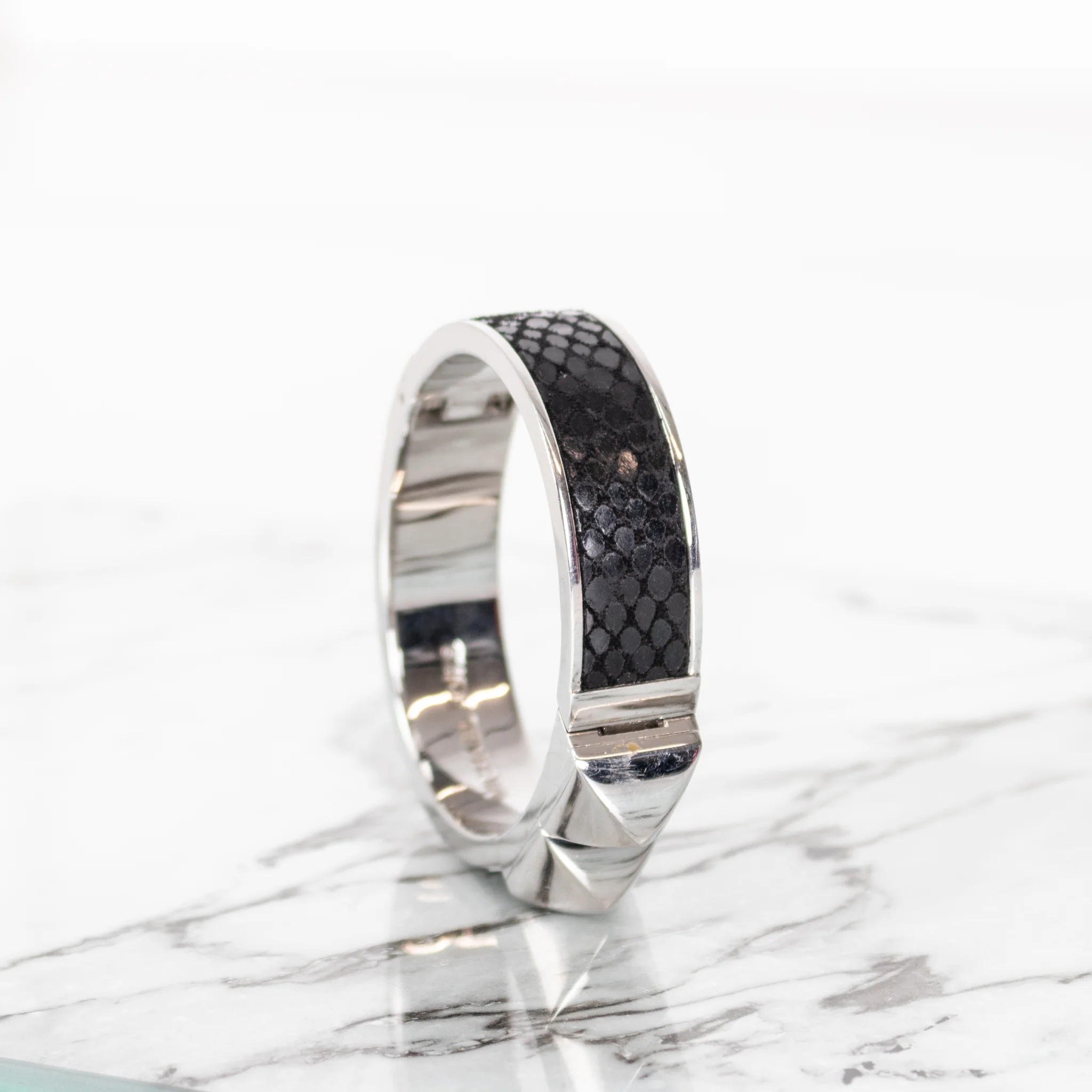 Michael Kors Silver Tone & Black Python Embossed Pyramid Stud Bangle Bracelet - Image 7