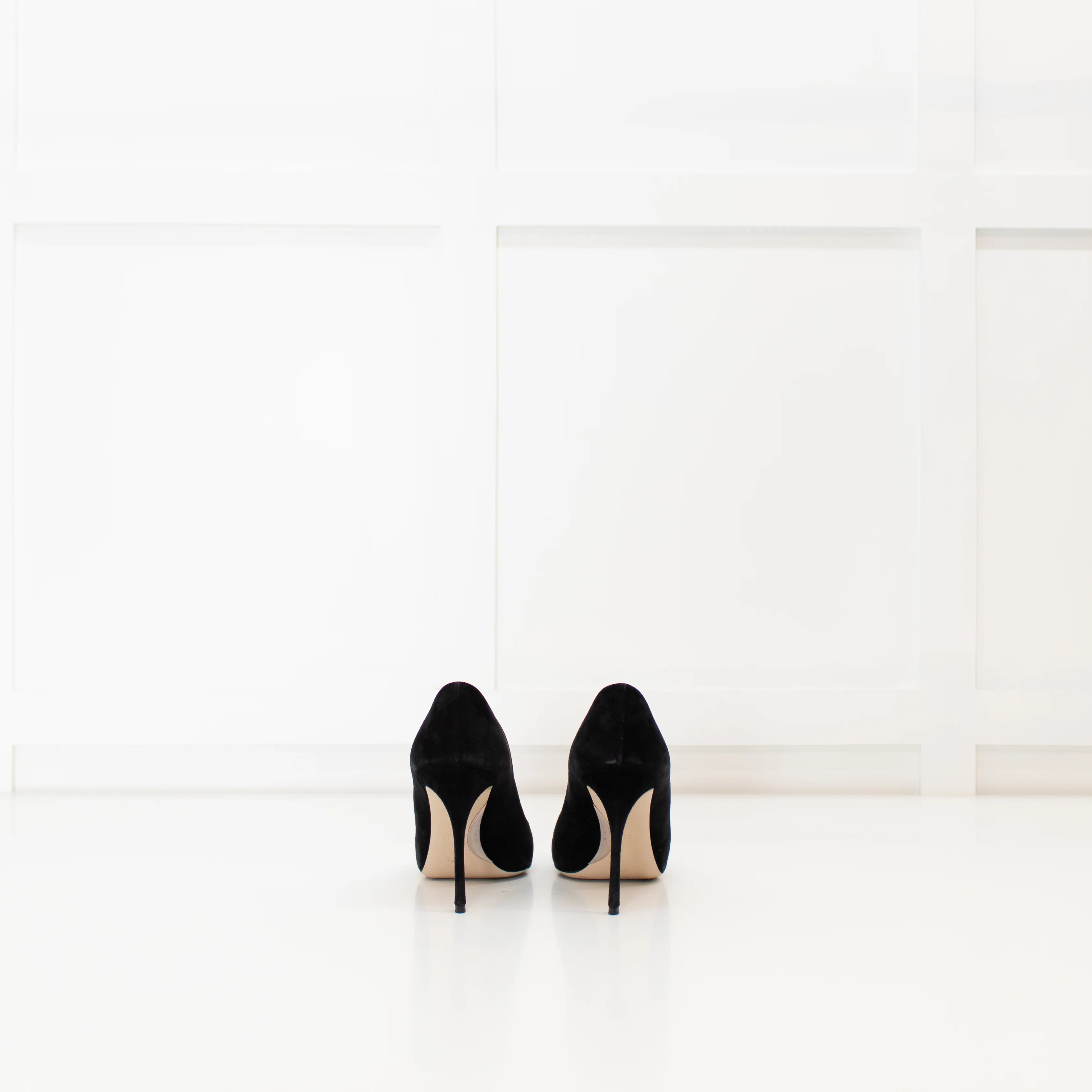 Miu Miu Black Suede Court Shoe - Image 5