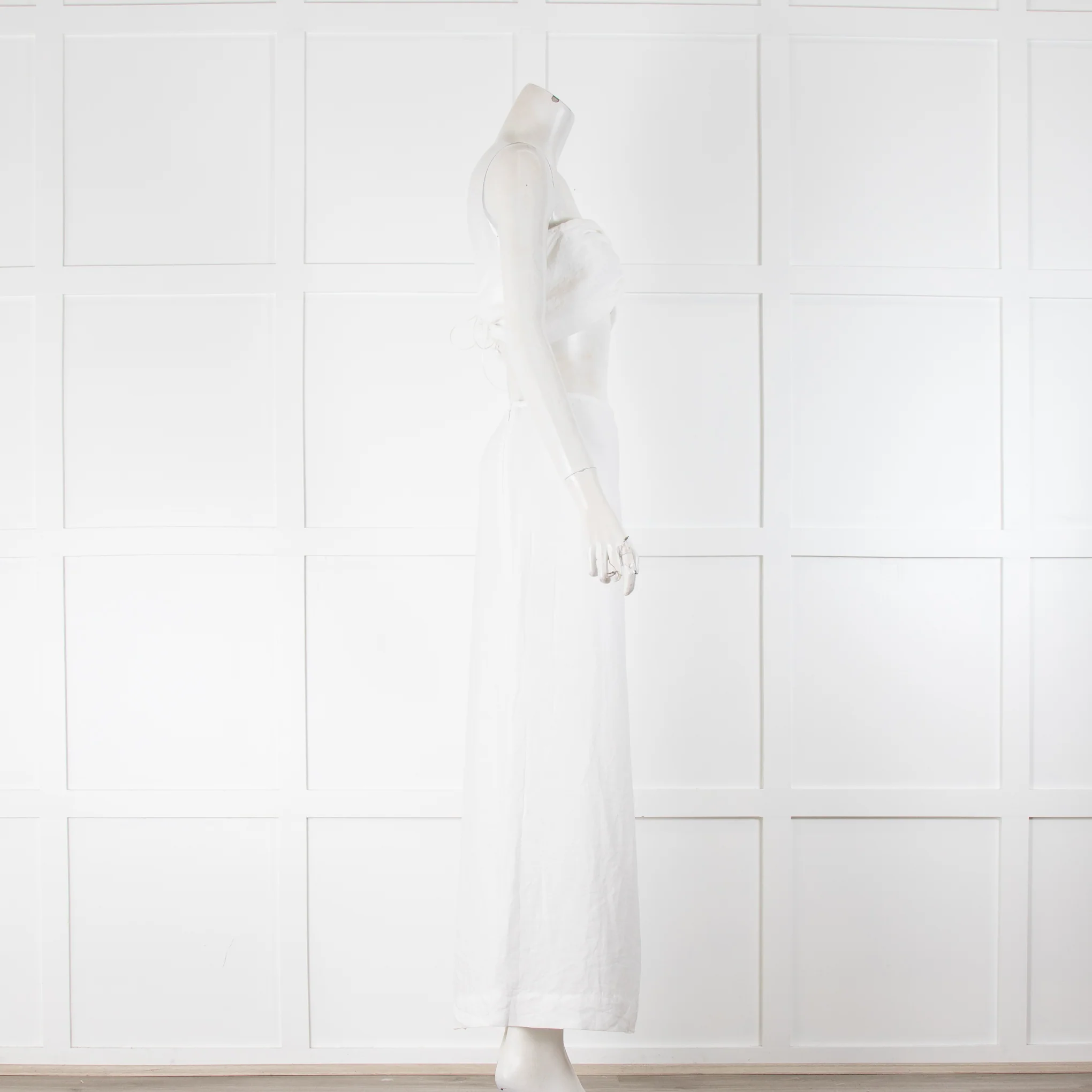 Natalie Rolt White Linen Scalloped Skirt and Bandeau Top - Image 2