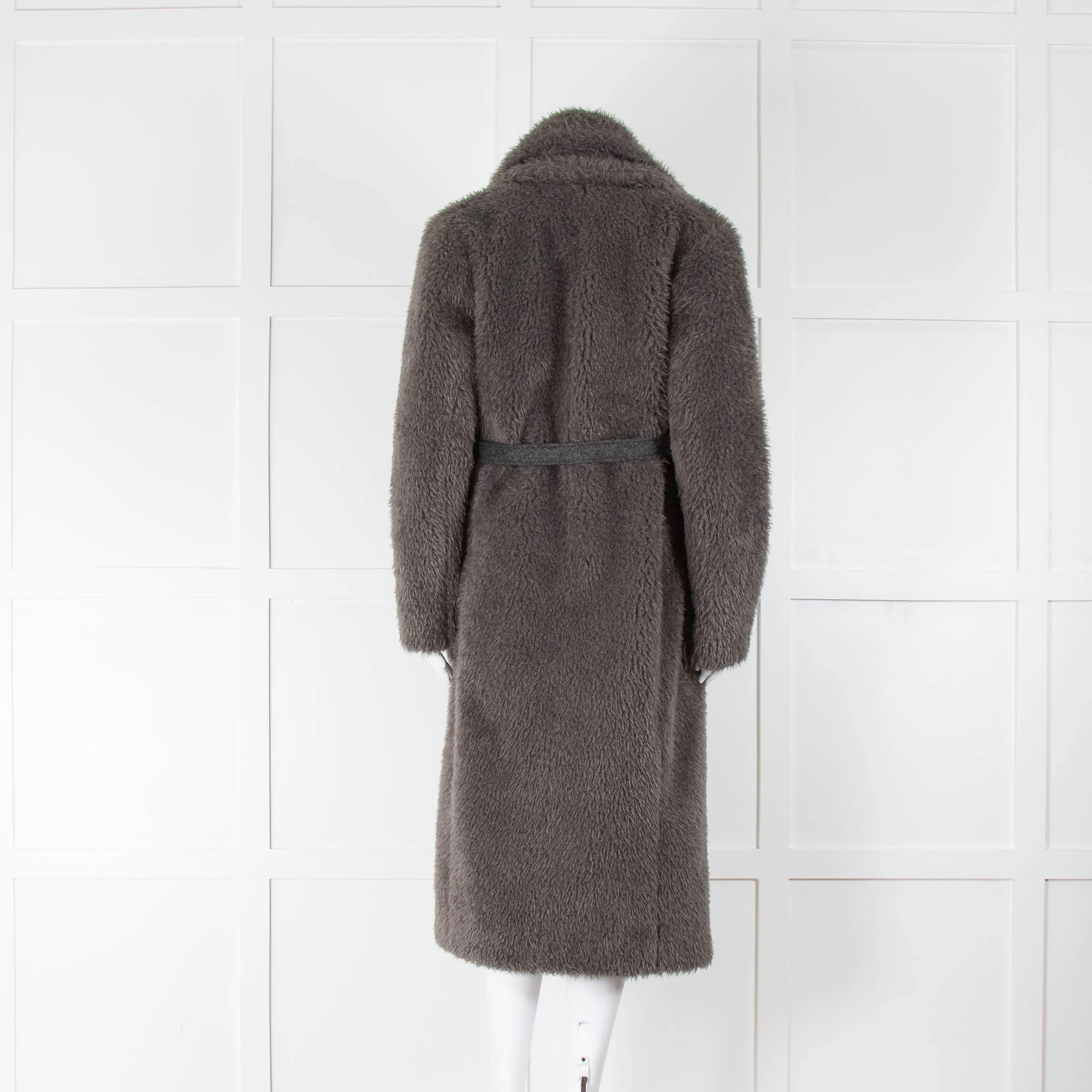 No Label Grey Faux Fur Coat With Detachable Scarf Collar - Image 3