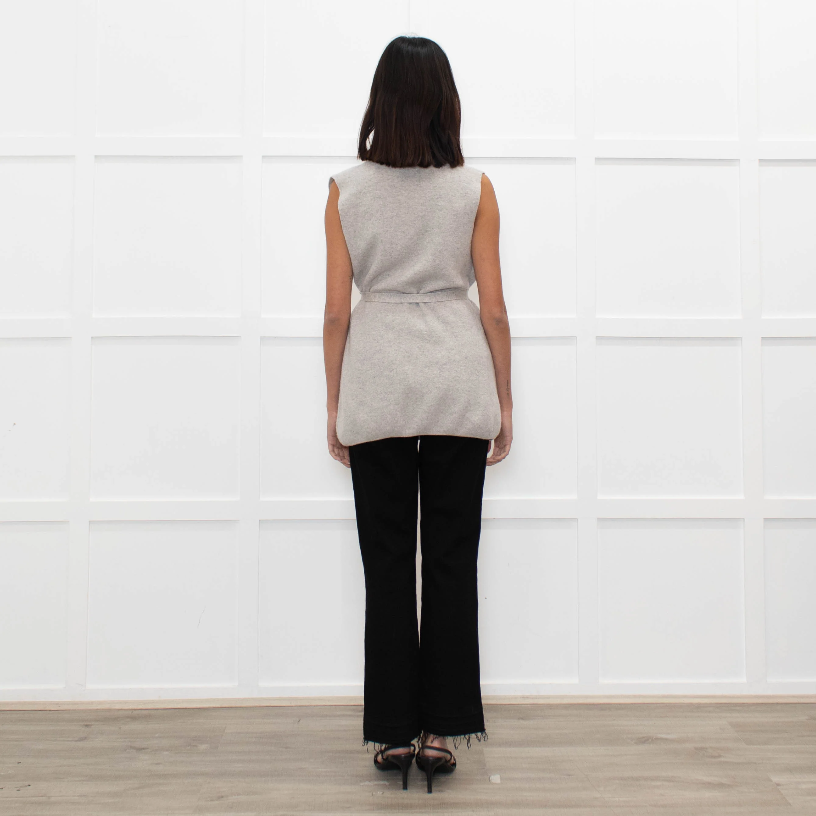 N.Peal Grey Cashmere Sleeveless Gilet - Image 5