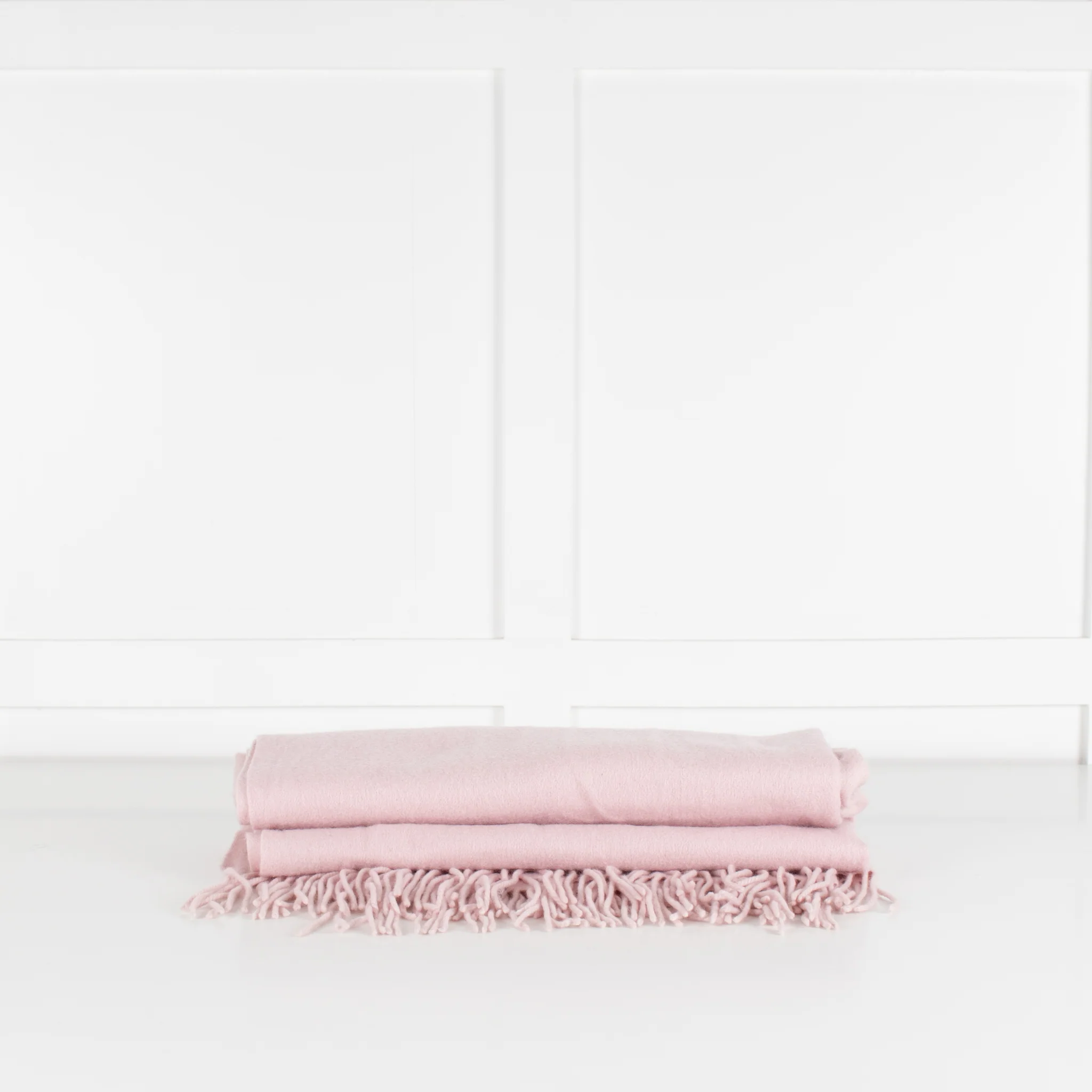N.Peal Pale Pink Cashmere Large Scarf