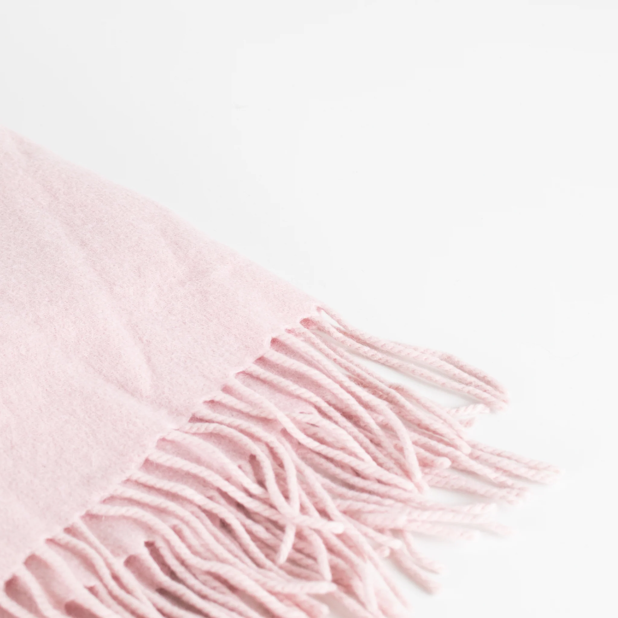 N.Peal Pale Pink Cashmere Large Scarf - Image 4