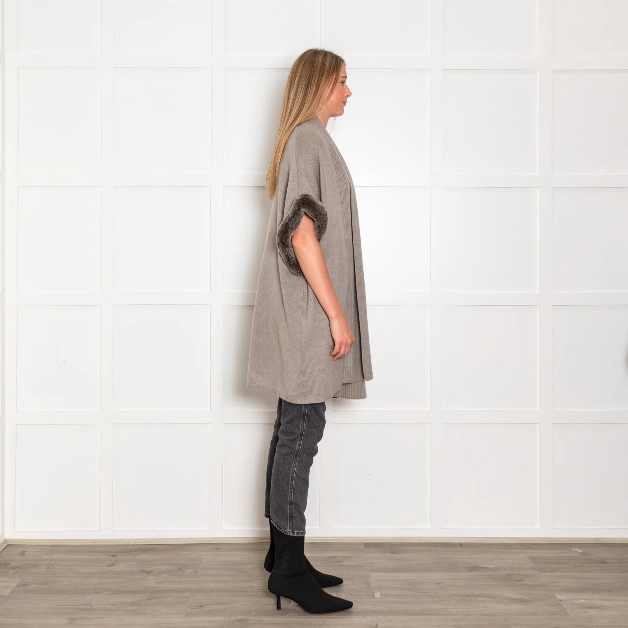 N.Peal Taupe Grey Cashmere Rabbit Fur Trim Sleeveless Cardigan - Image 6