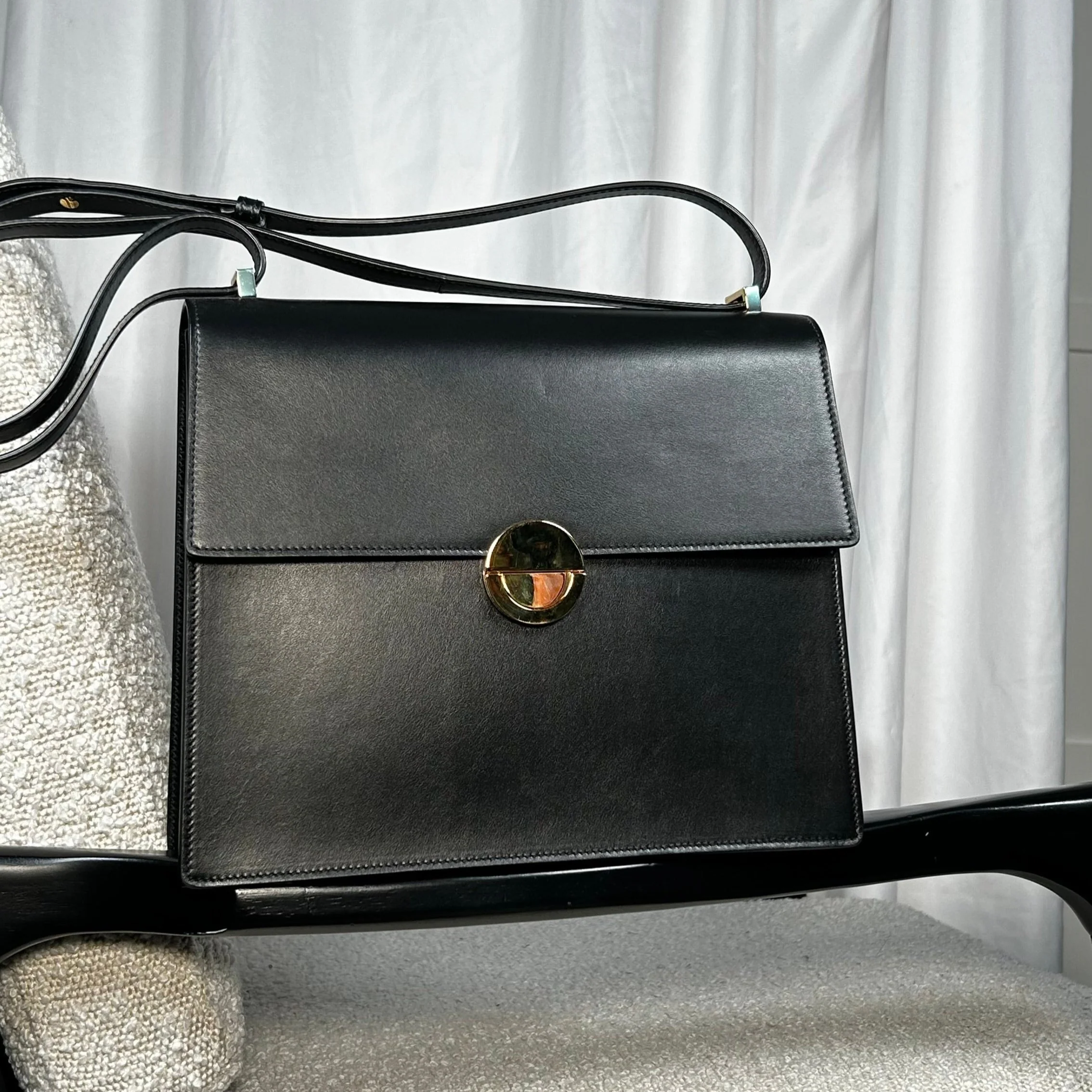 Objets Daso Hye Leather Flap Gold Closure Shoulder Bag Black - Image 2