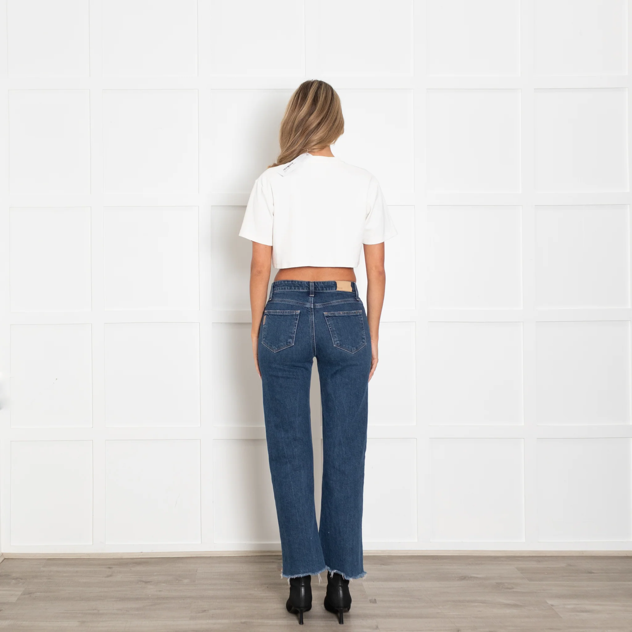 Off White Cropped White T Shirt - Image 5