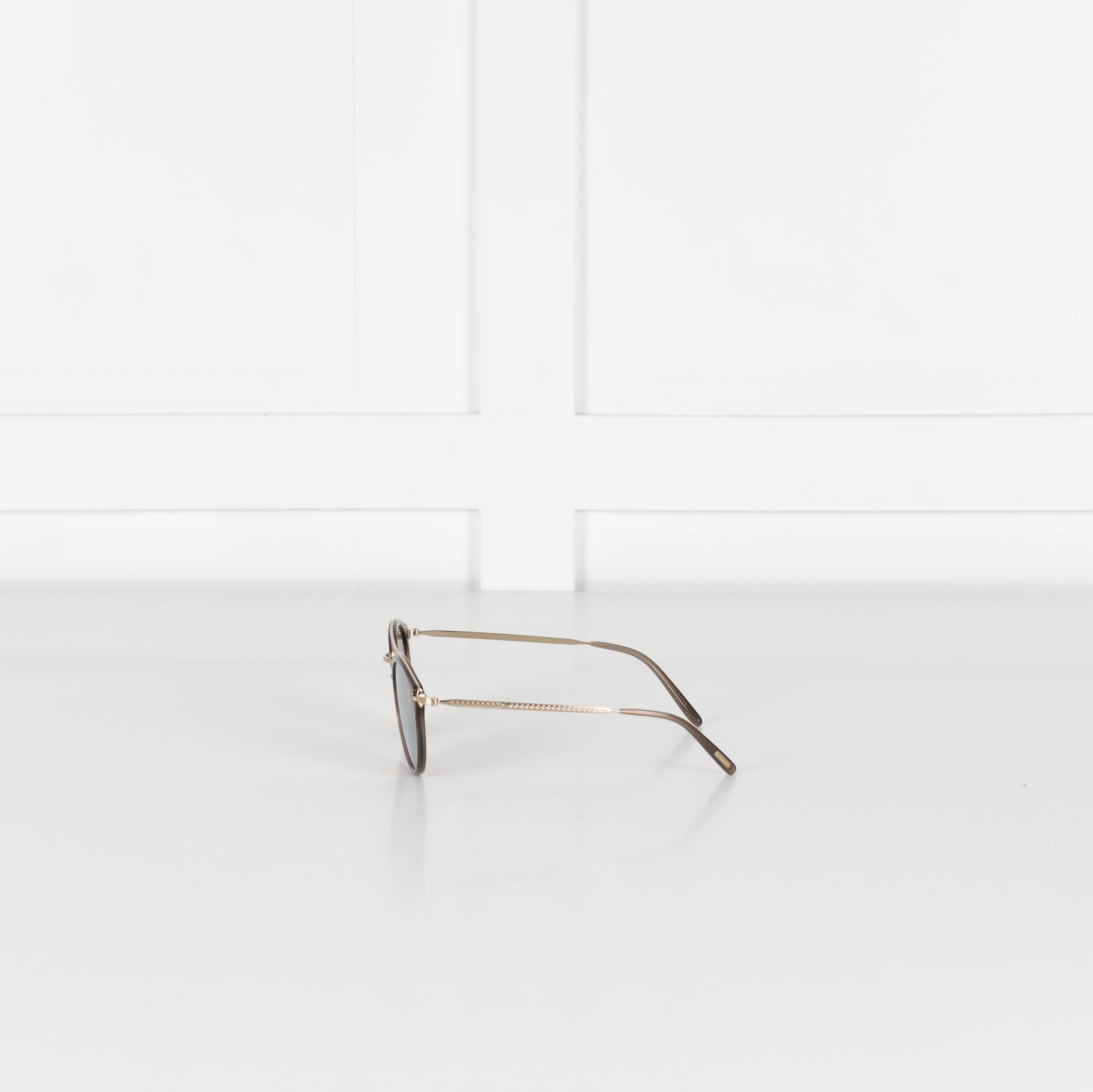 Oliver Peoples Grey Remick Sunglasses - Image 4