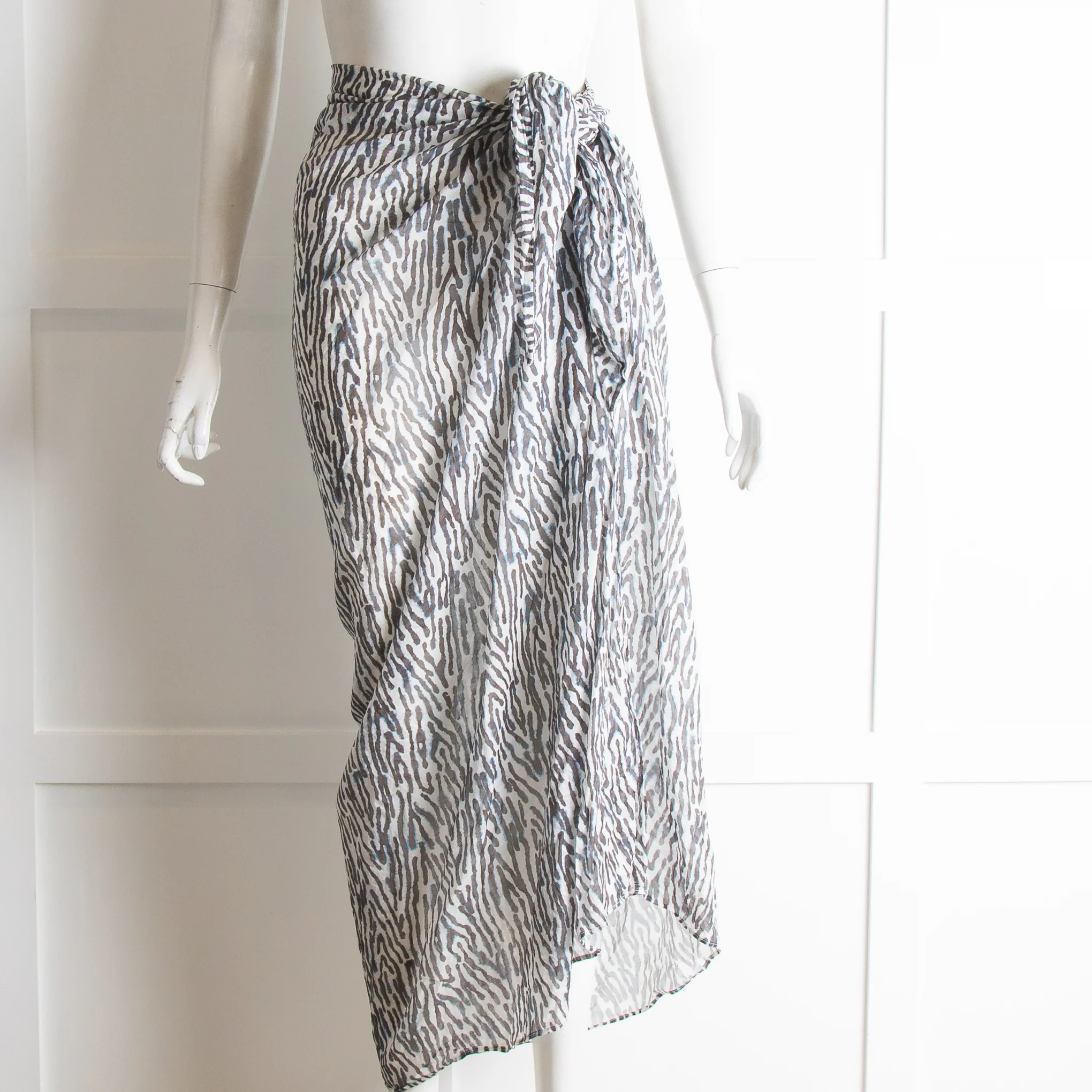 On The Island Black & White Print Cotton Sarong