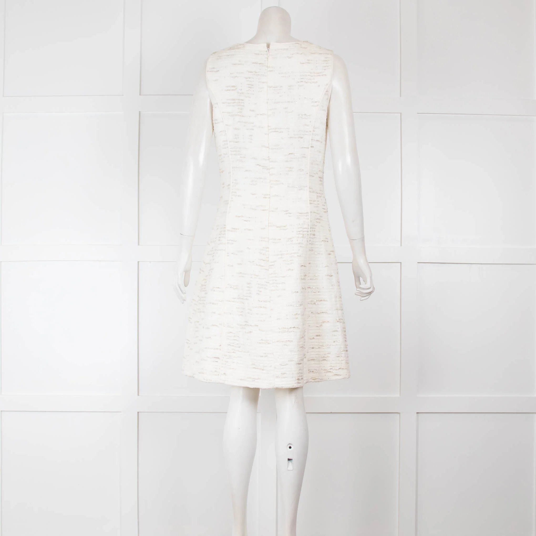 Oscar De La Renta Cream Tweed Shift Dress with Metallic Thread - Image 3