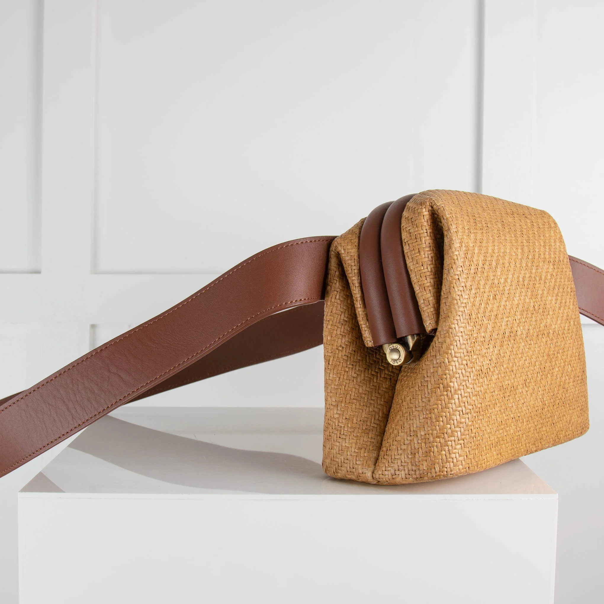 Osoi Tan Woven Cross Body Bag with Brown Leather Strap - Image 2