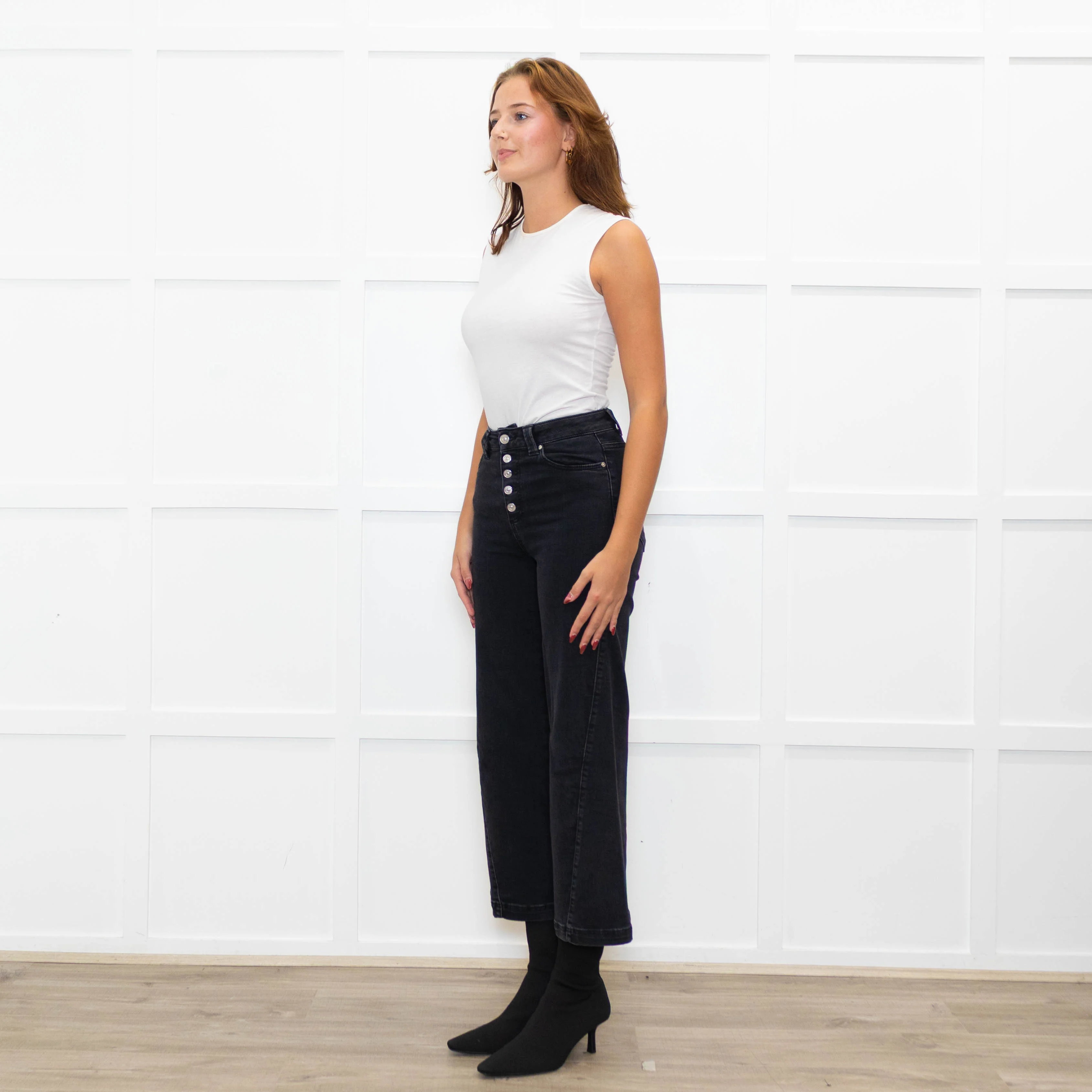 Paige Black Denim Anessa Cropped Jeans - Image 3