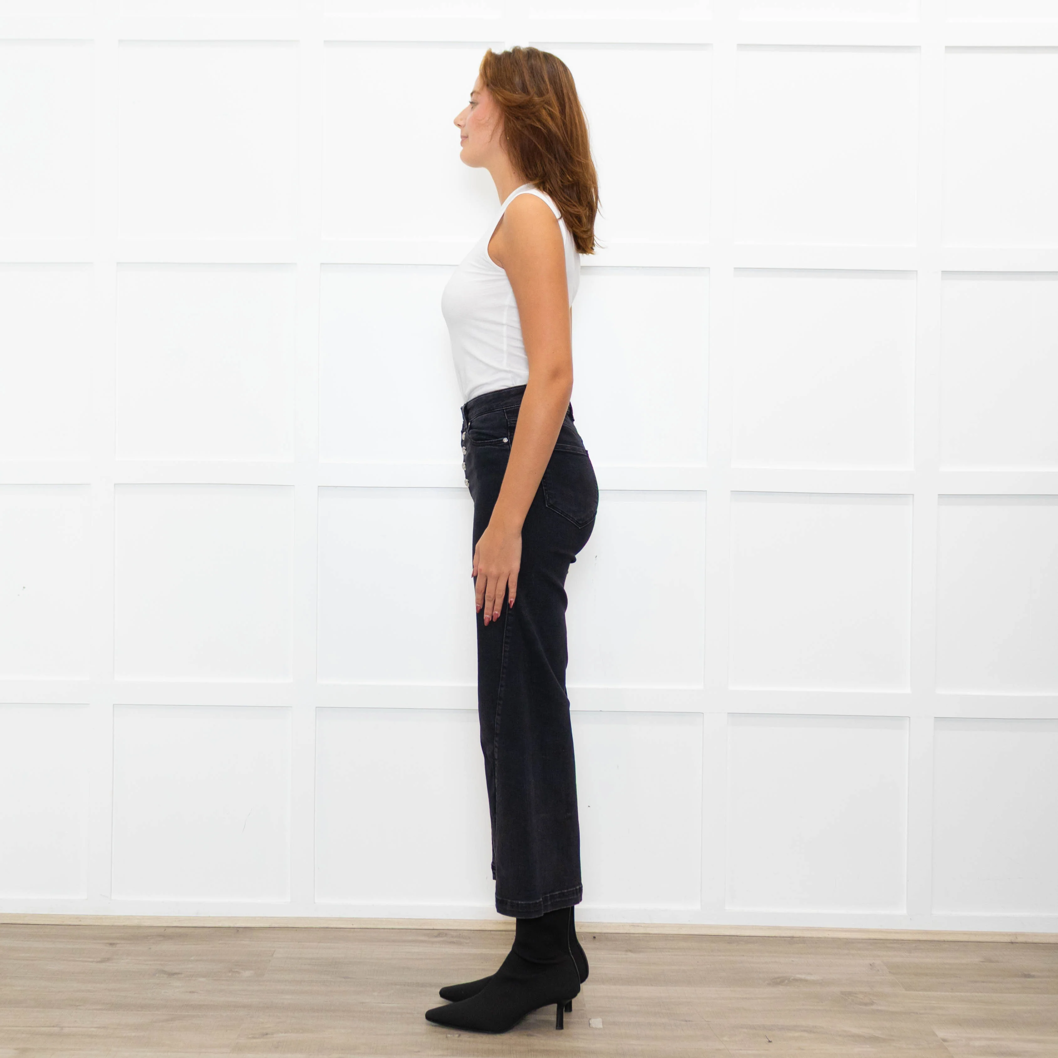 Paige Black Denim Anessa Cropped Jeans - Image 4