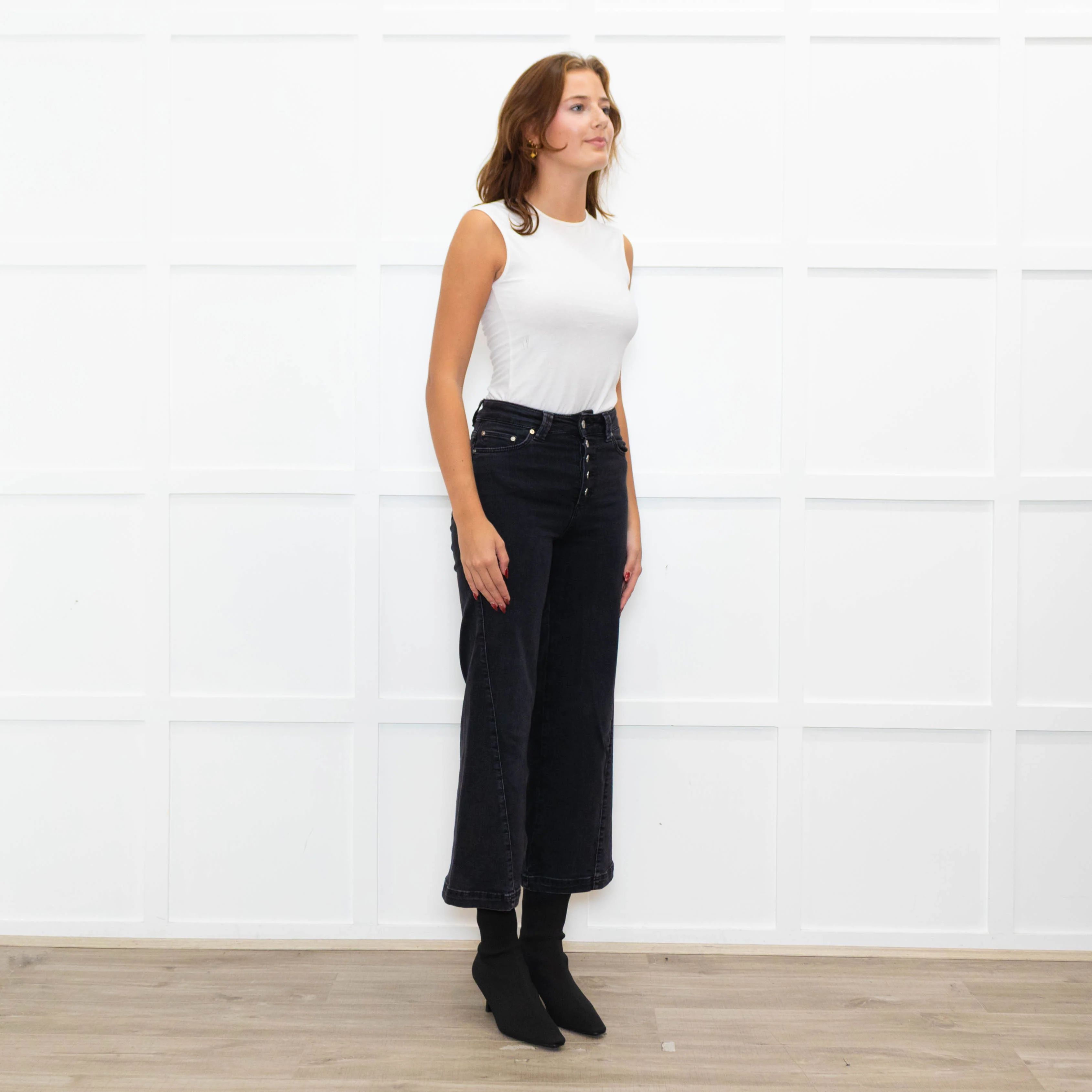 Paige Black Denim Anessa Cropped Jeans - Image 7