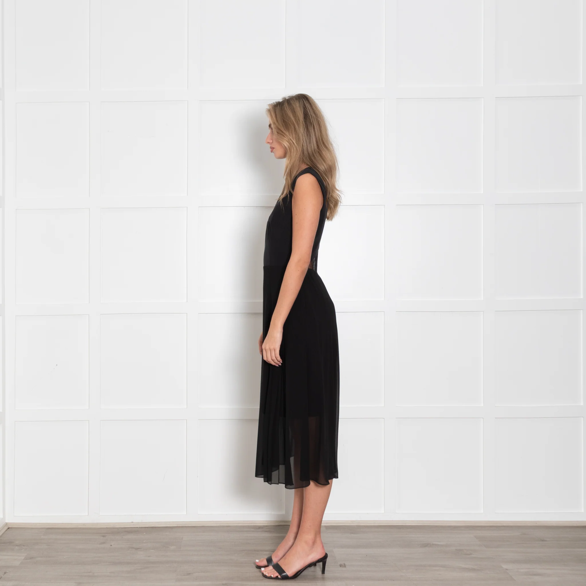 Paul Smith Black Silk Pleated And Lace Detail Sleeveless Dress - Image 4