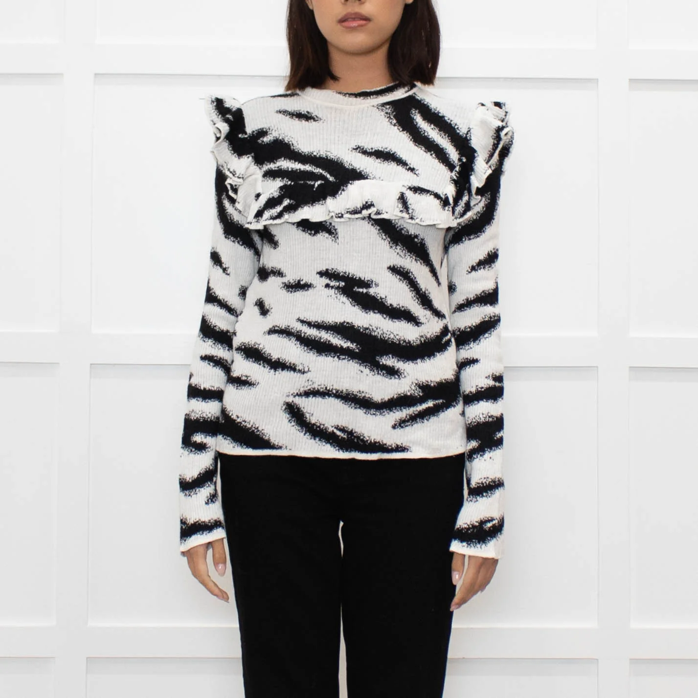 Philosophy White Black Print Frill Shoulders Knitted Top - Image 2