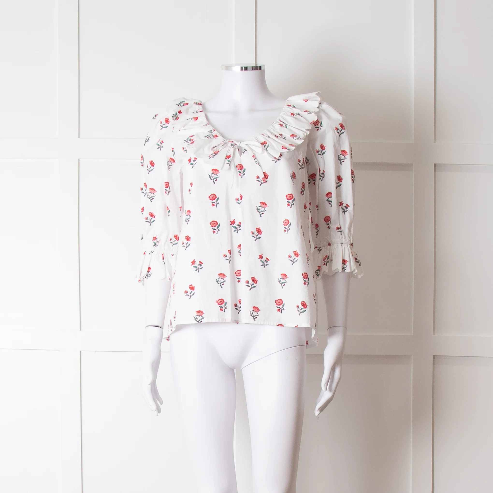 Pink City Prints White Red Blossom Scallop Trim Top